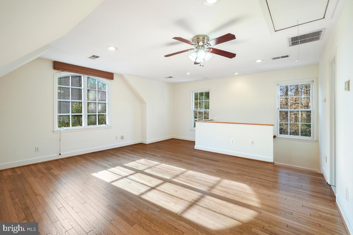 RIVER FALLS - Residential