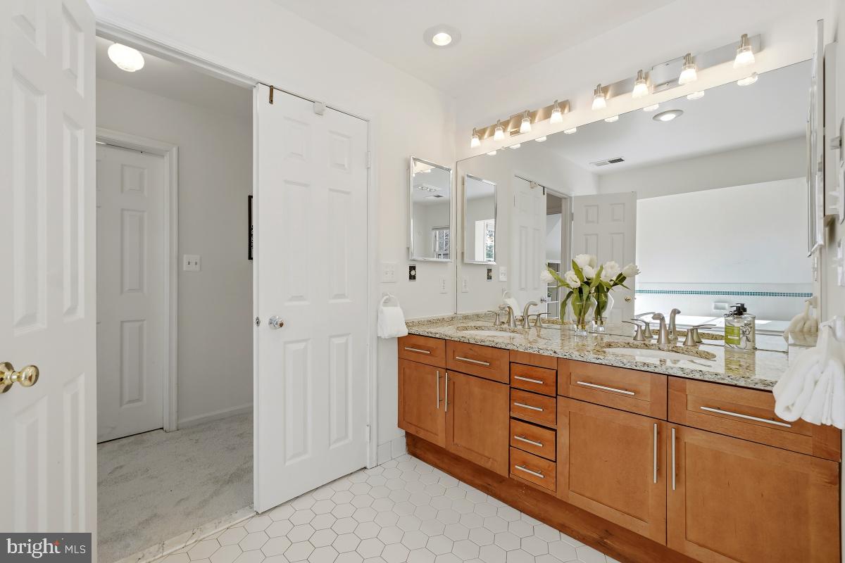 RIVER FALLS - Residential