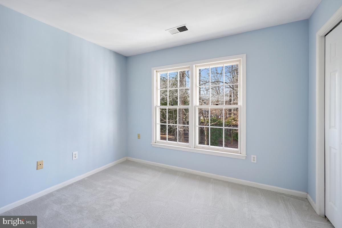 RIVER FALLS - Residential