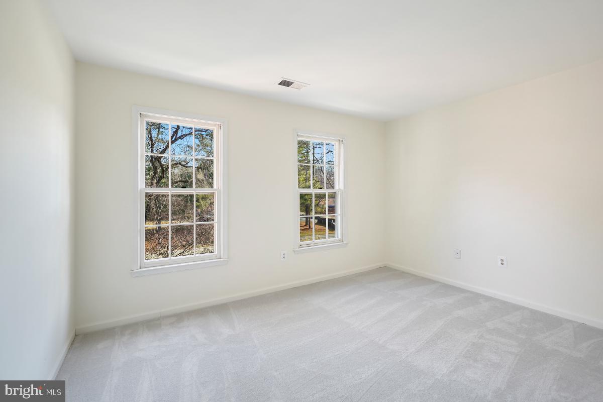 RIVER FALLS - Residential