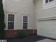 COURTS OF LAUREL CREST - Residential Lease