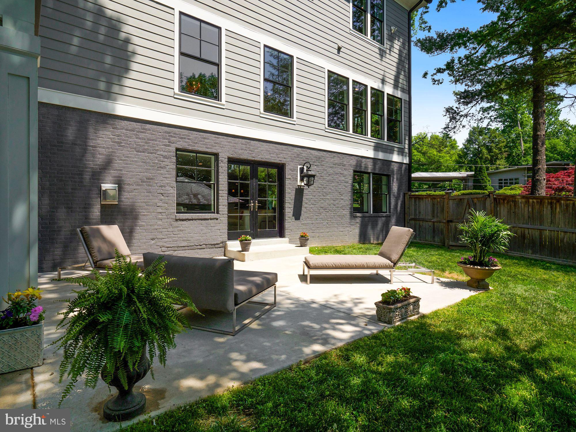 BANNOCKBURN ESTATES - Residential