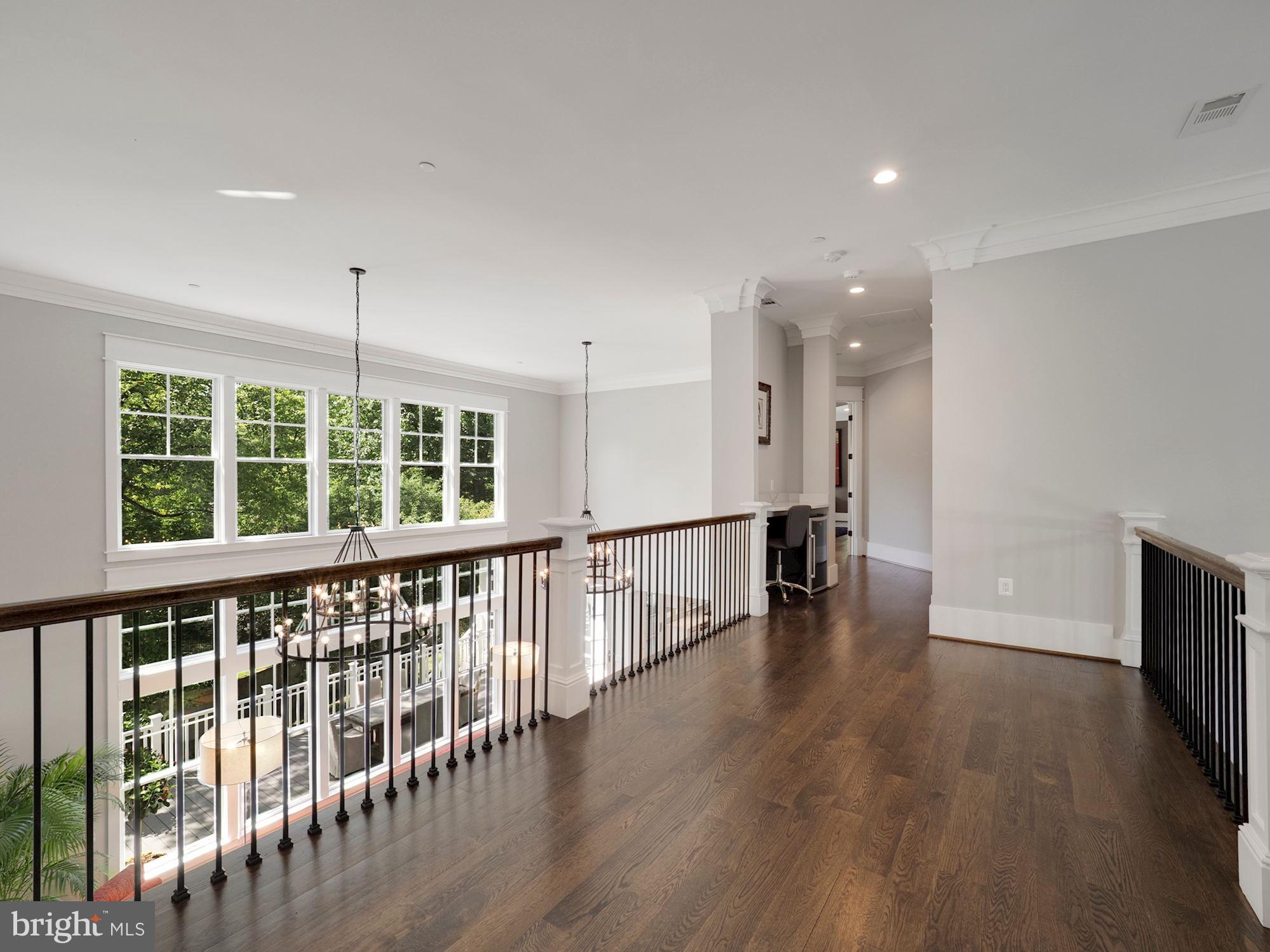 BANNOCKBURN ESTATES - Residential