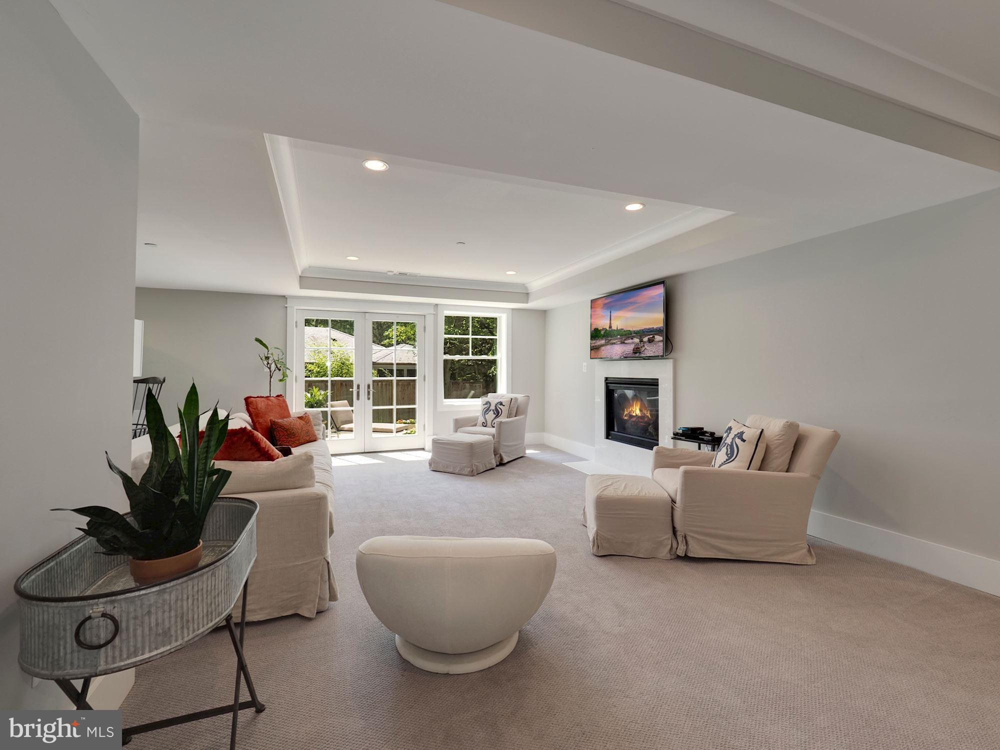 BANNOCKBURN ESTATES - Residential