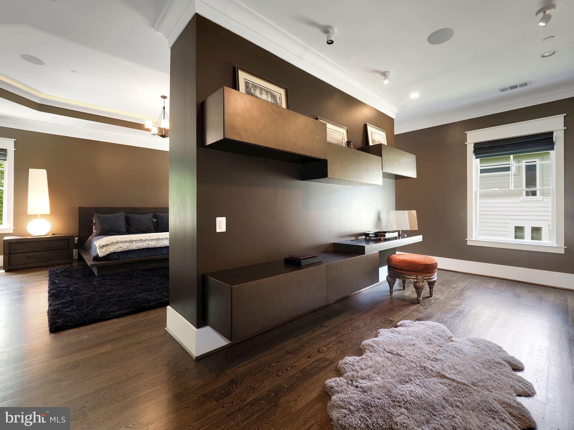 BANNOCKBURN ESTATES - Residential