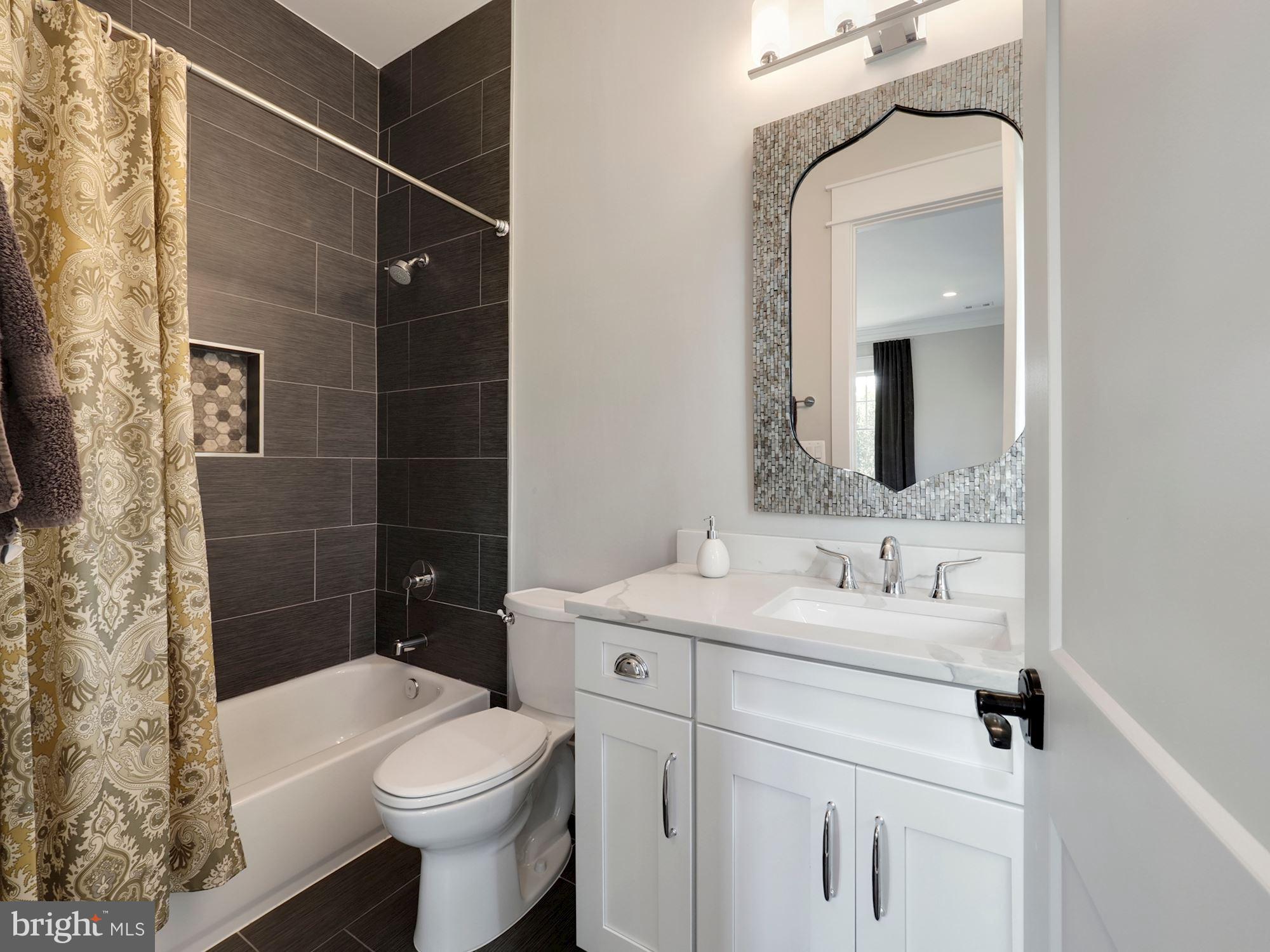 BANNOCKBURN ESTATES - Residential