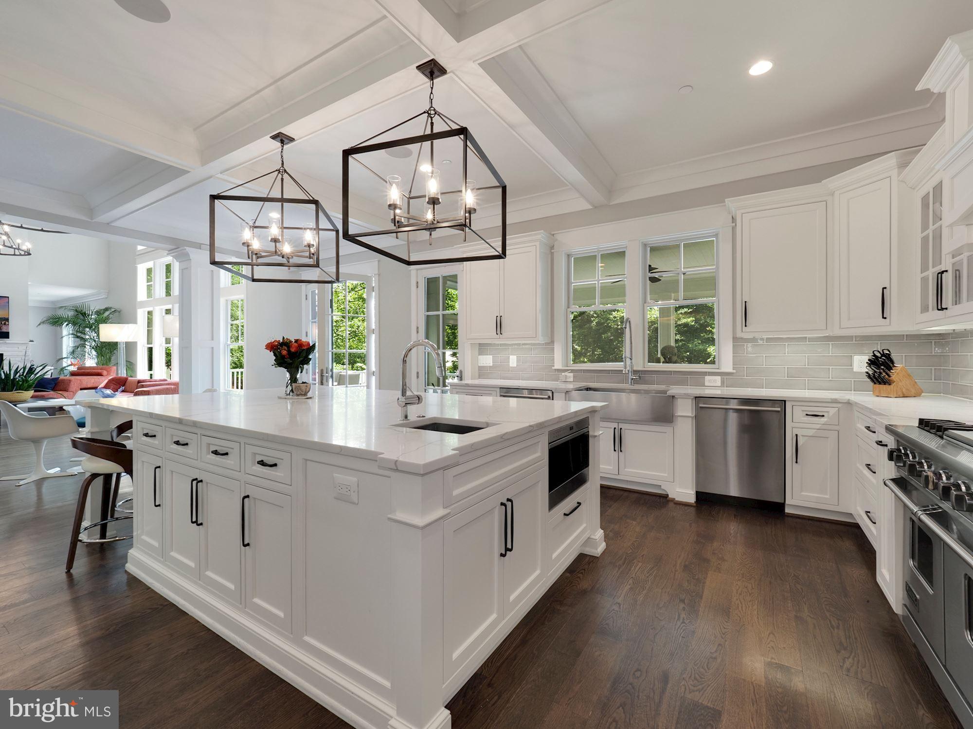 BANNOCKBURN ESTATES - Residential