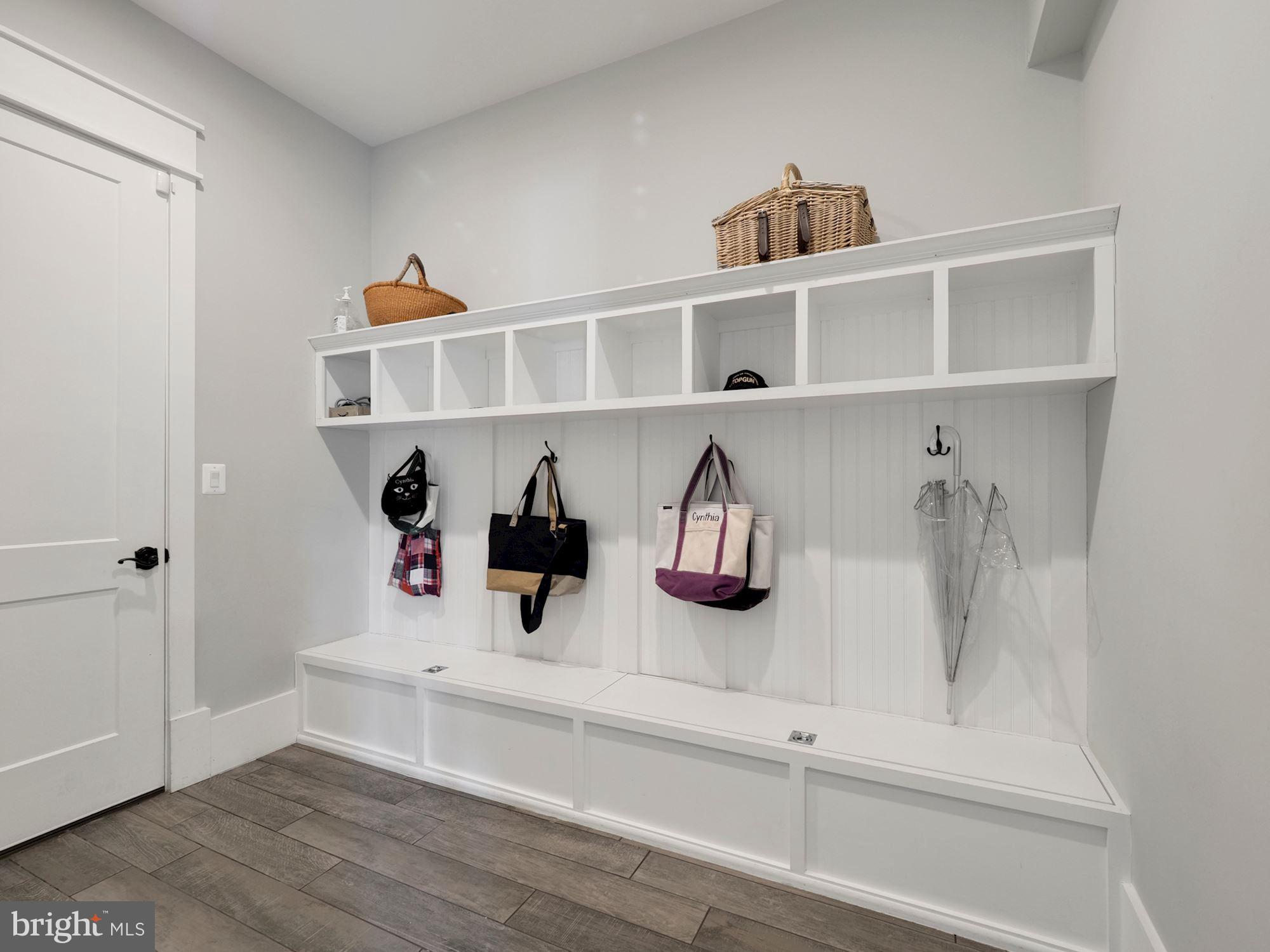 BANNOCKBURN ESTATES - Residential