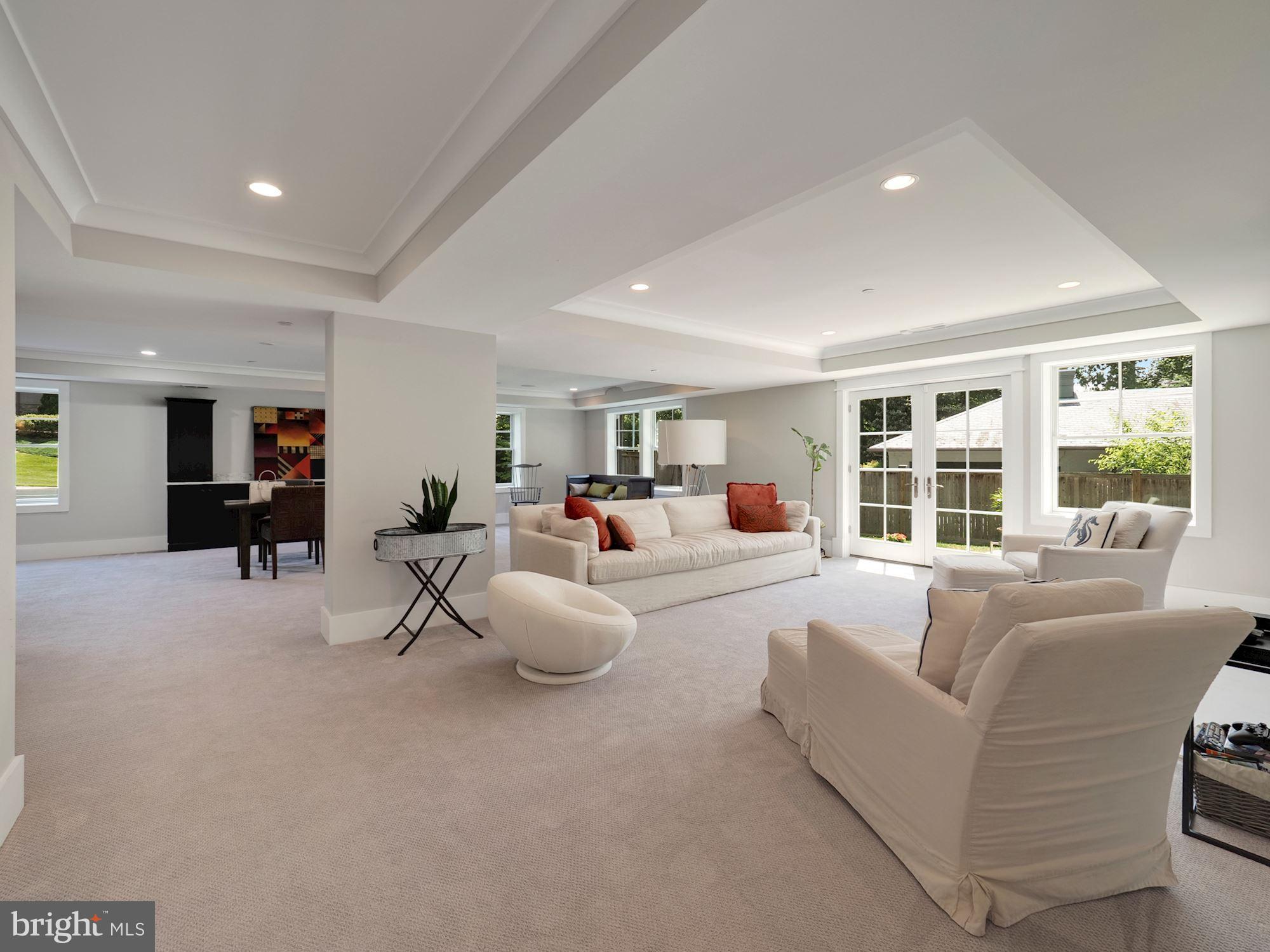 BANNOCKBURN ESTATES - Residential