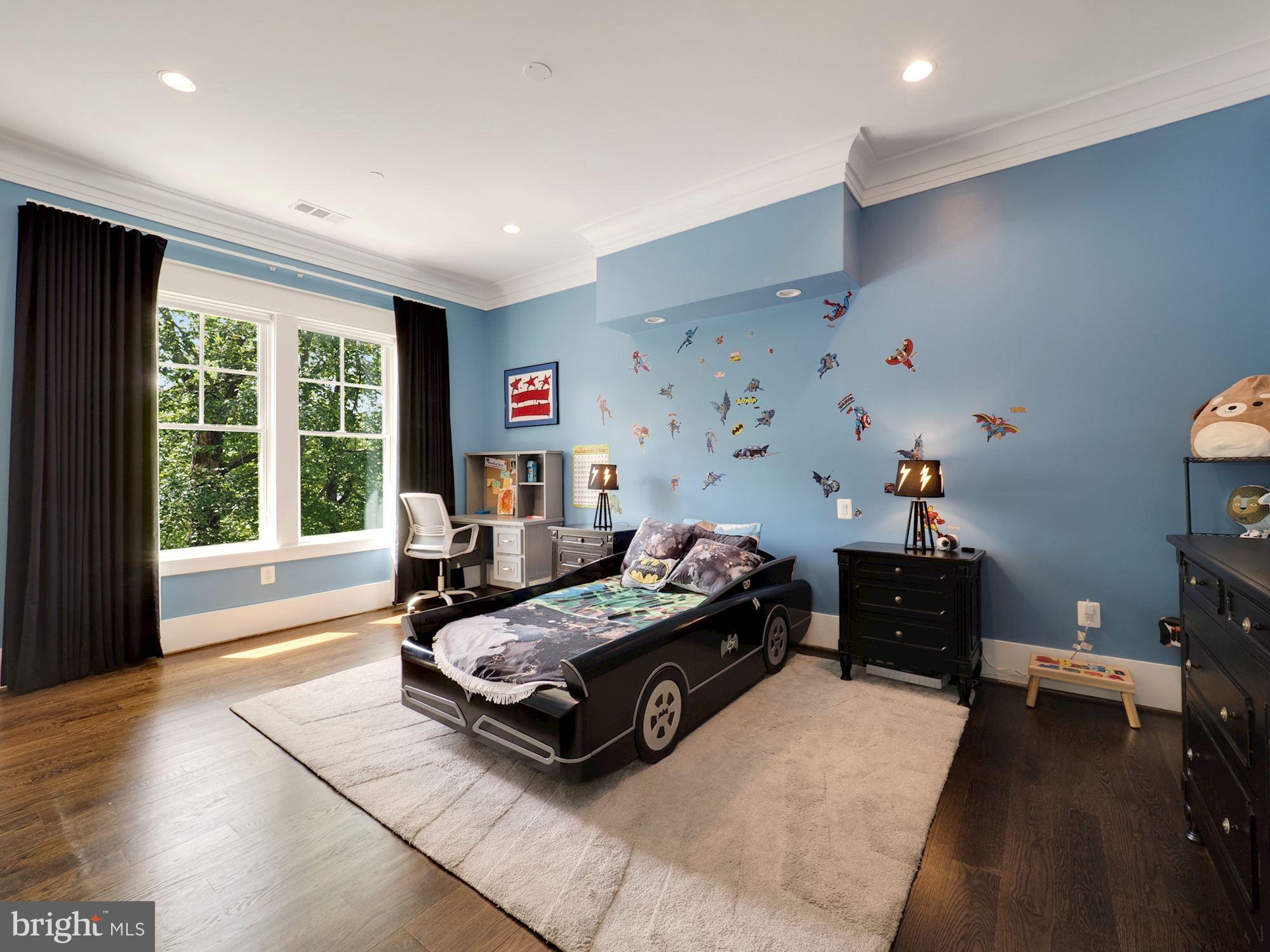 BANNOCKBURN ESTATES - Residential