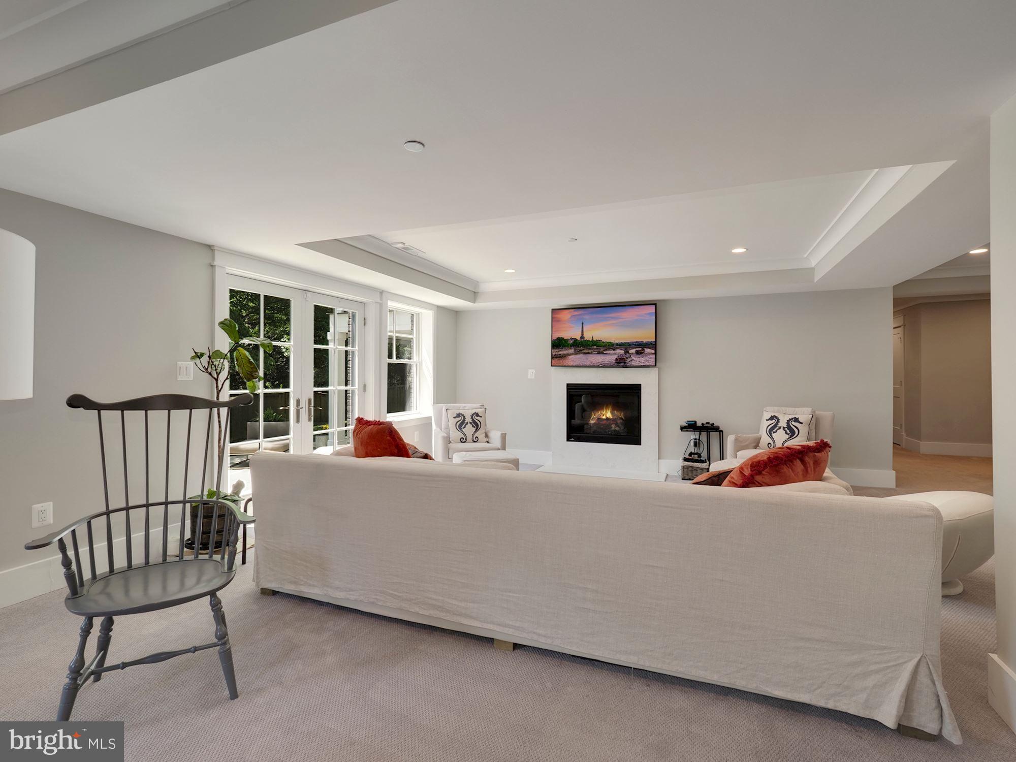 BANNOCKBURN ESTATES - Residential