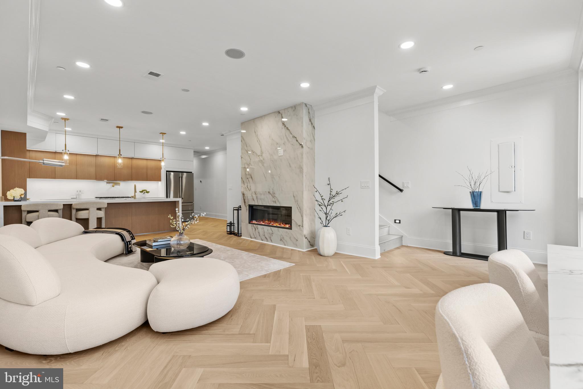 733 EUCLID STREET NW 301
