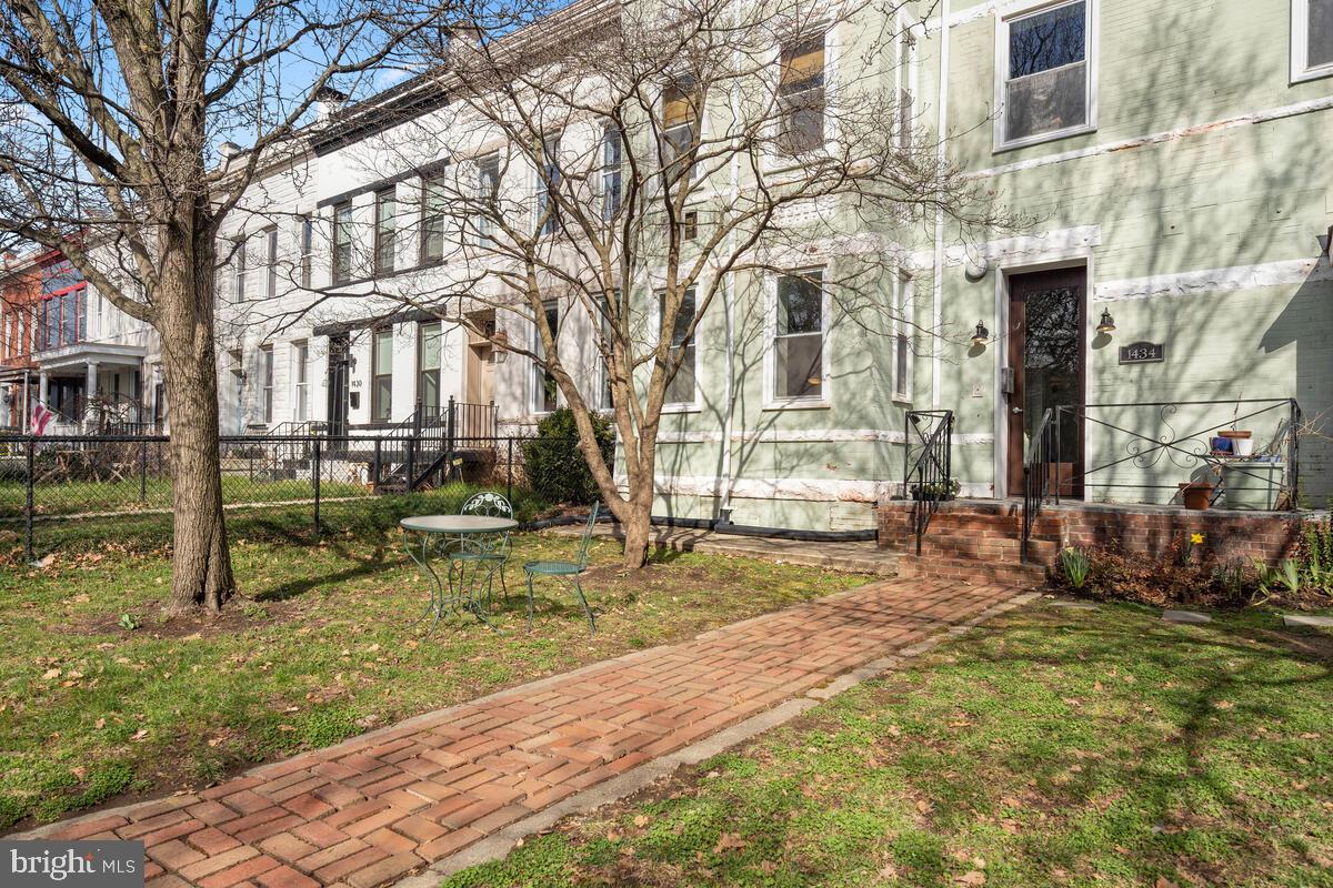 1434 POTOMAC AVENUE SE 2