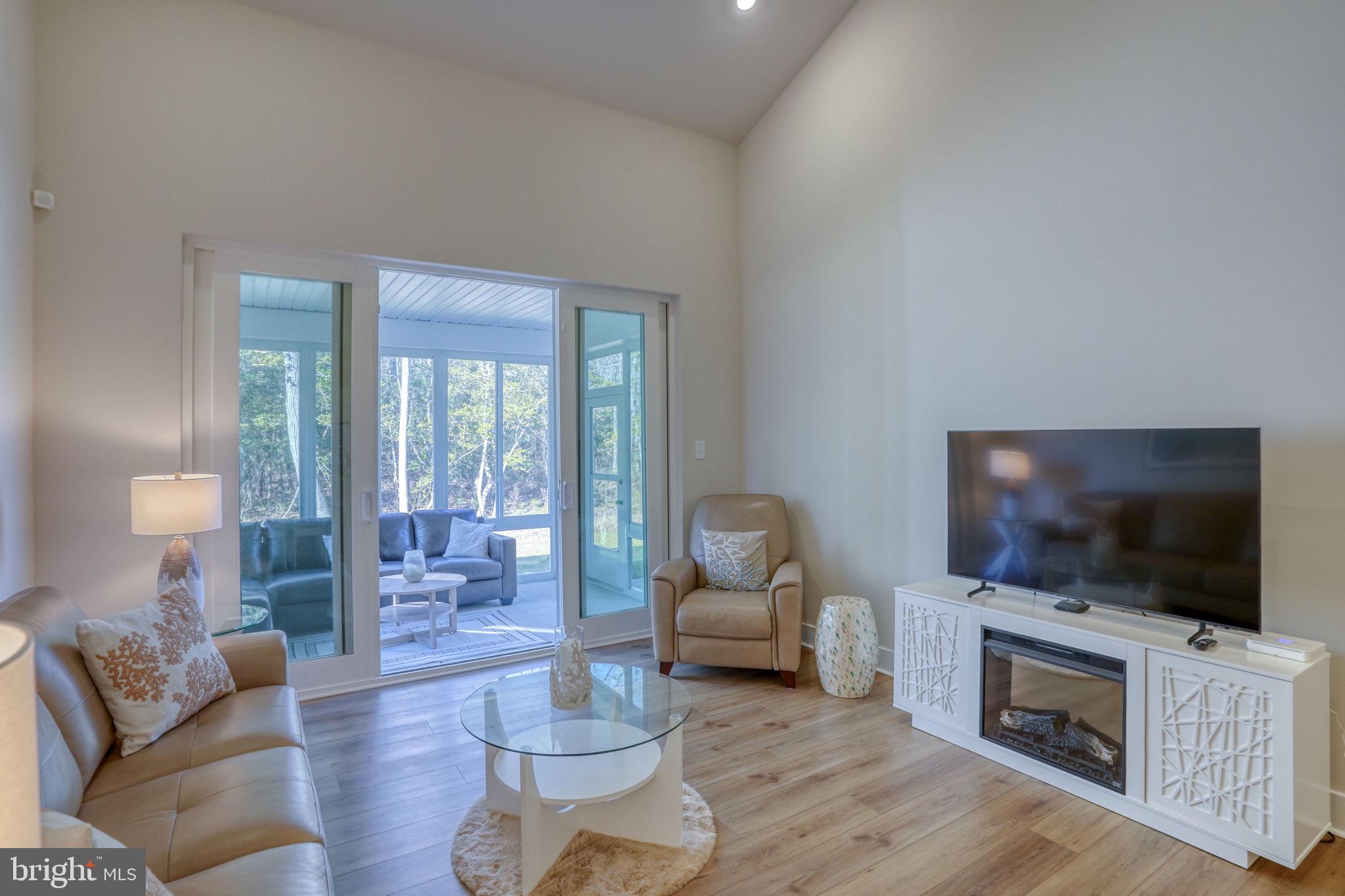 MILOS HAVEN - Residential