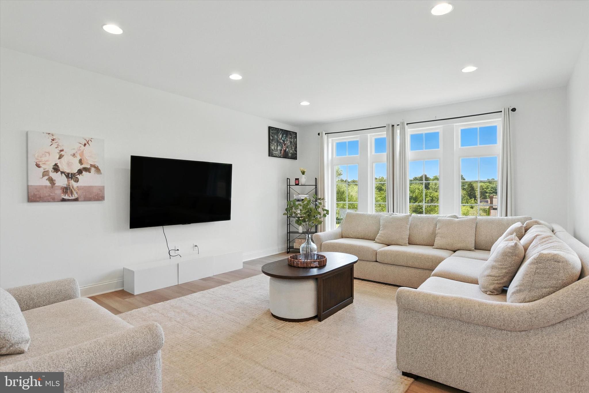 1738 BRADLEY DRIVE