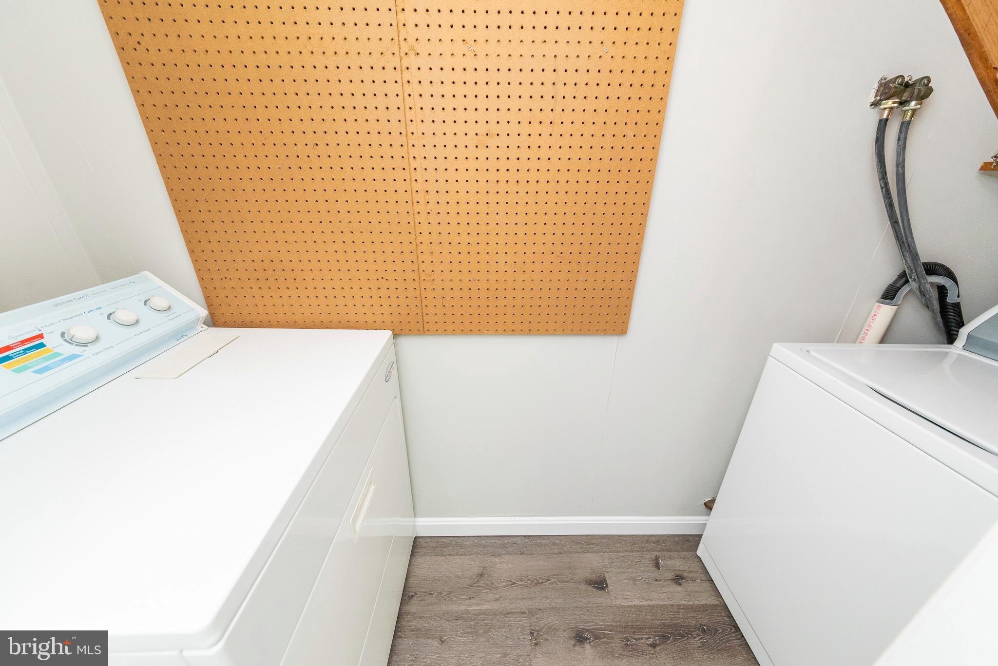 MOORES MILL MANOR - Residential