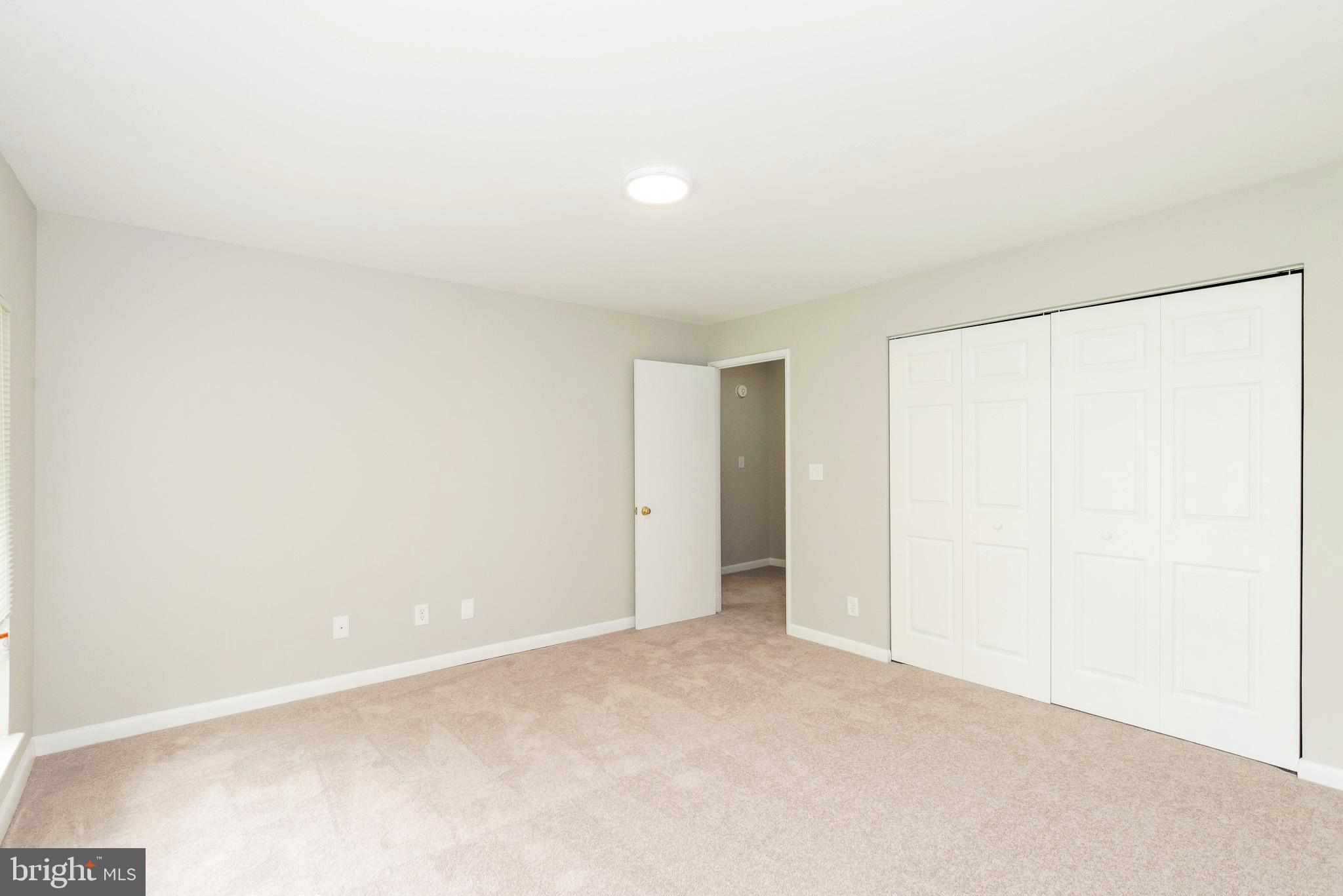 MOORES MILL MANOR - Residential