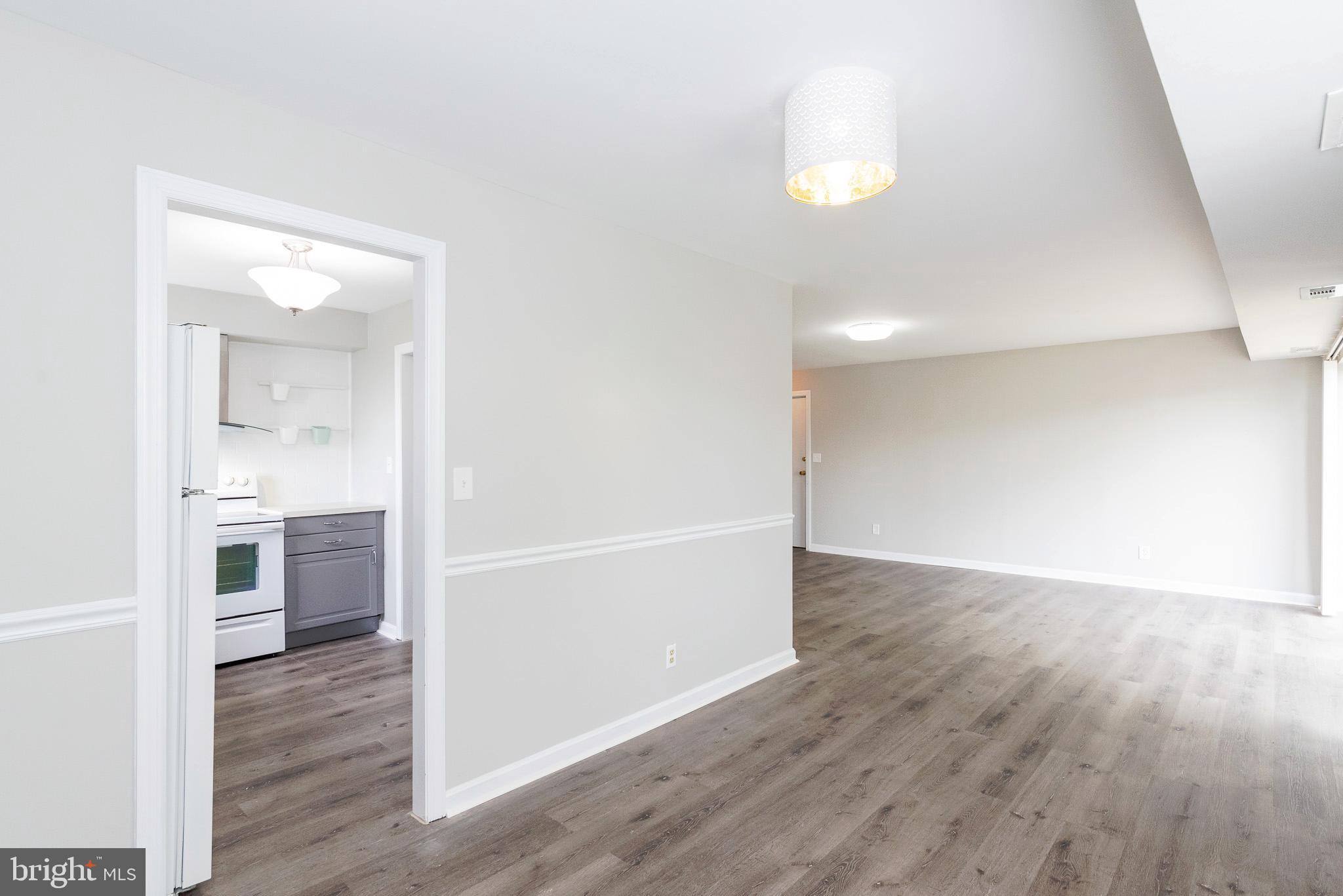 MOORES MILL MANOR - Residential