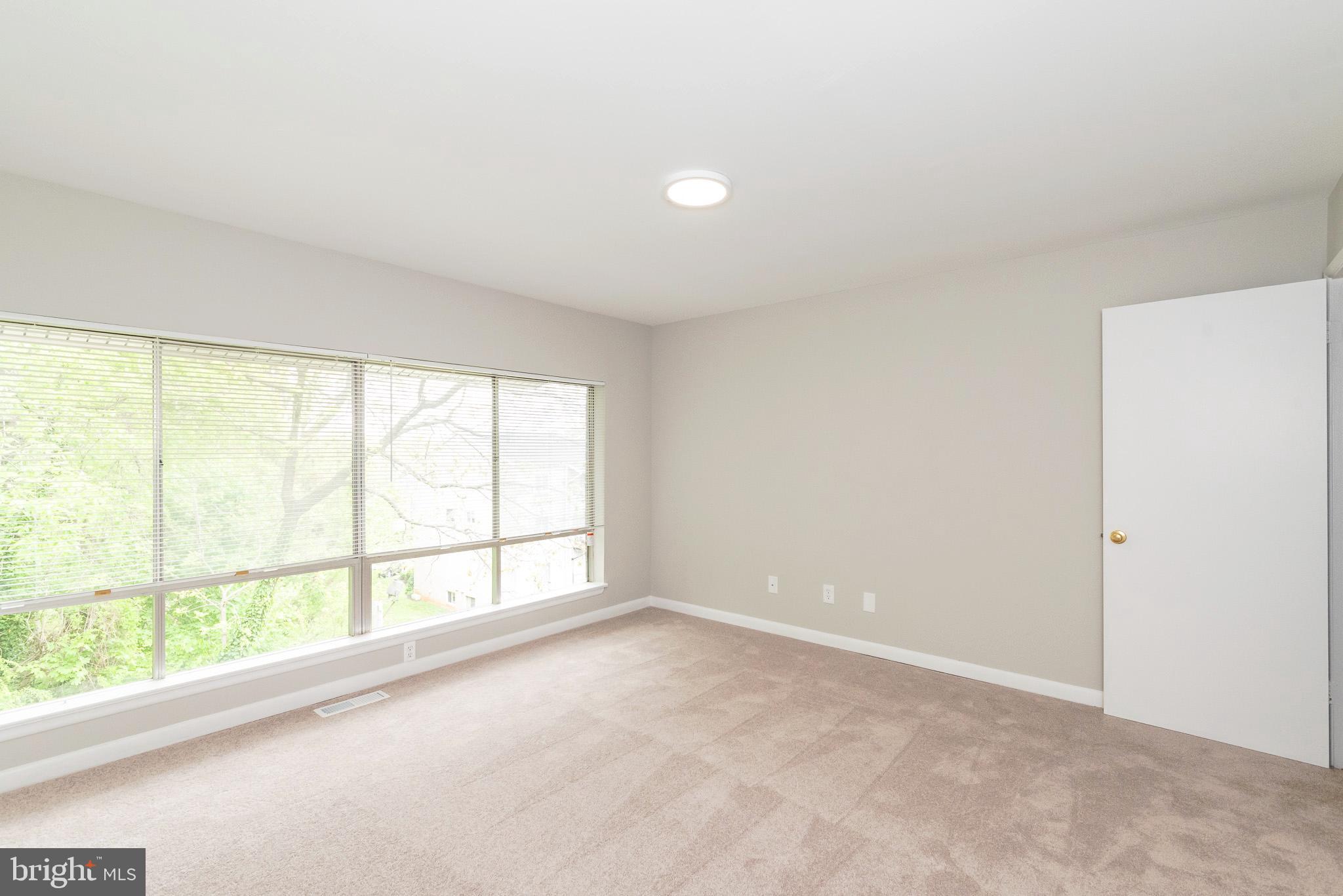 MOORES MILL MANOR - Residential