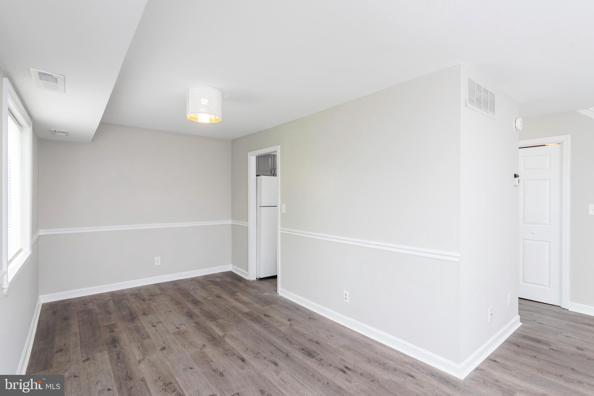 MOORES MILL MANOR - Residential