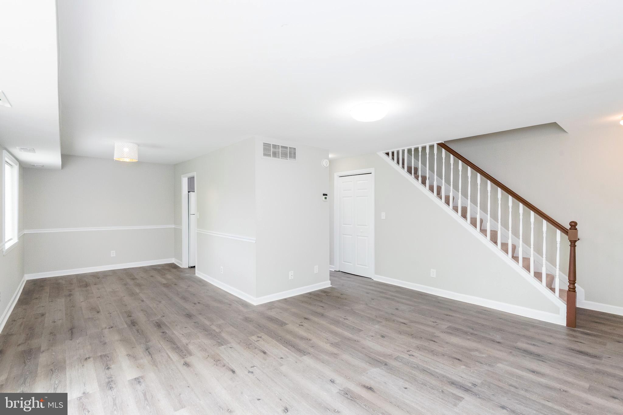 MOORES MILL MANOR - Residential