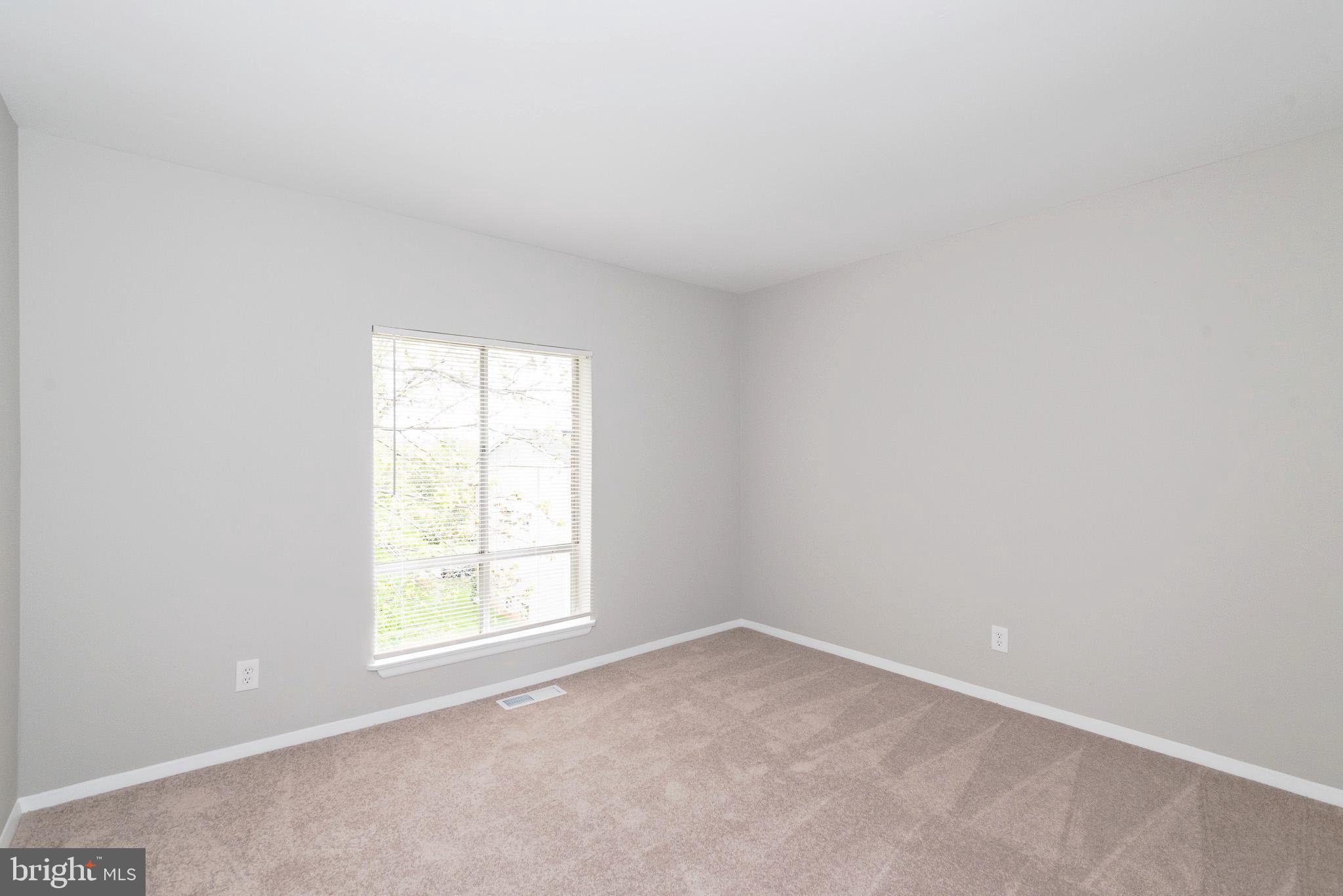 MOORES MILL MANOR - Residential