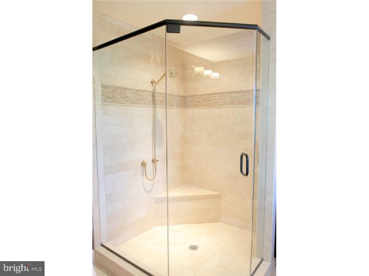 CANAL STREET - Residential