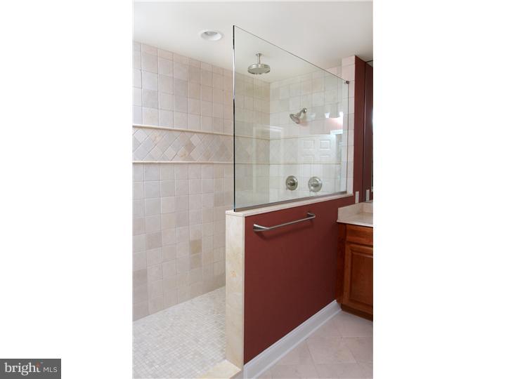 CANAL STREET - Residential