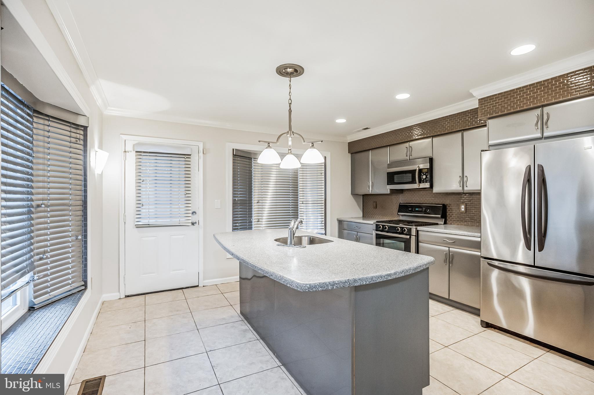 LUDLOW - Residential