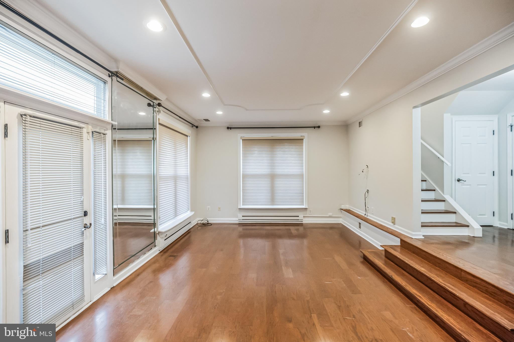 LUDLOW - Residential