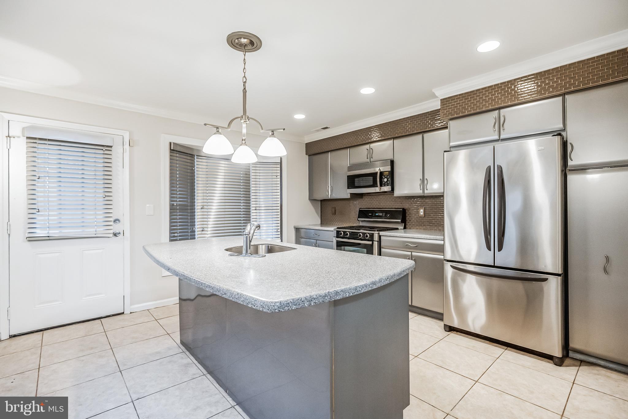 LUDLOW - Residential