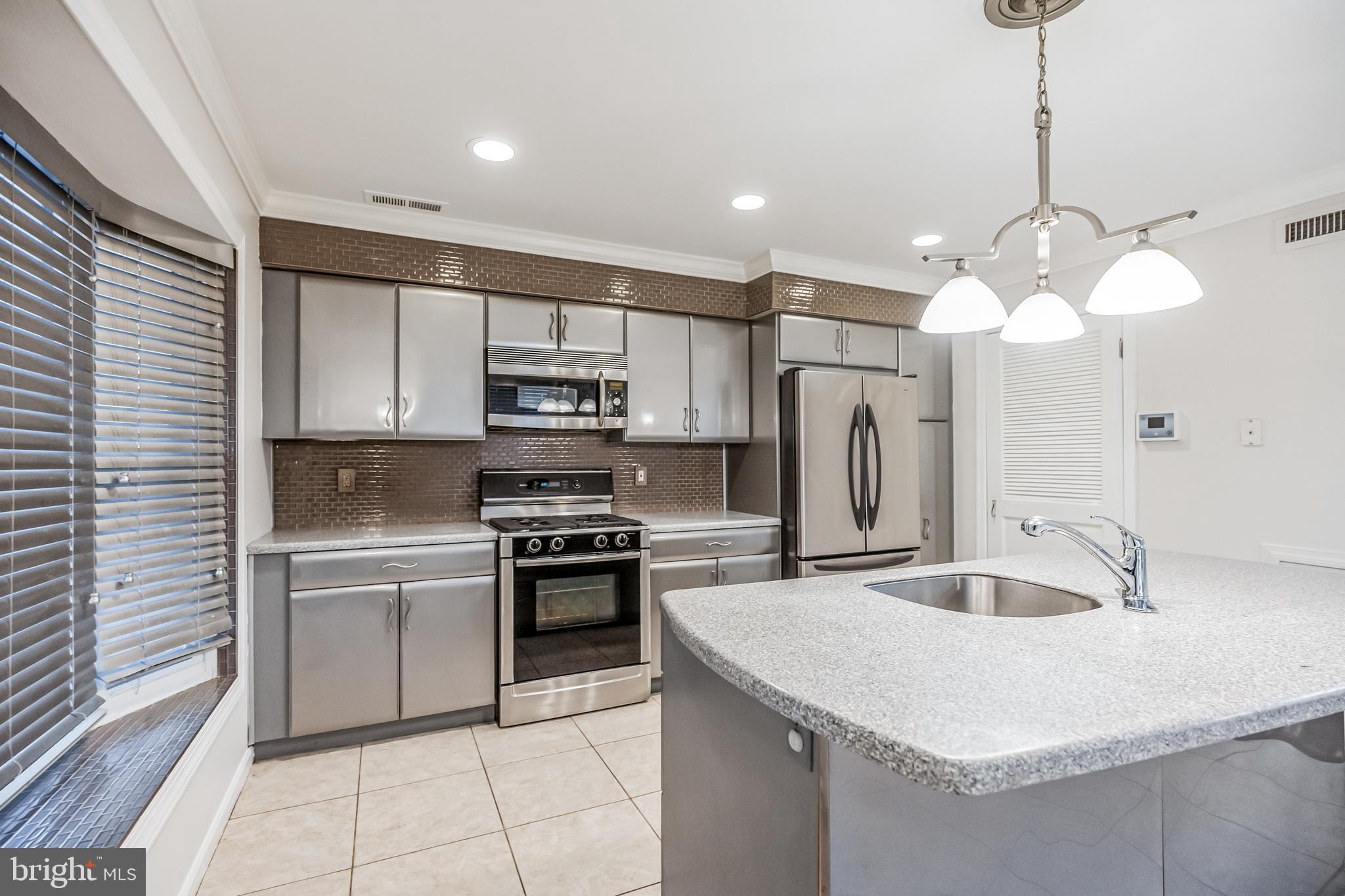 LUDLOW - Residential