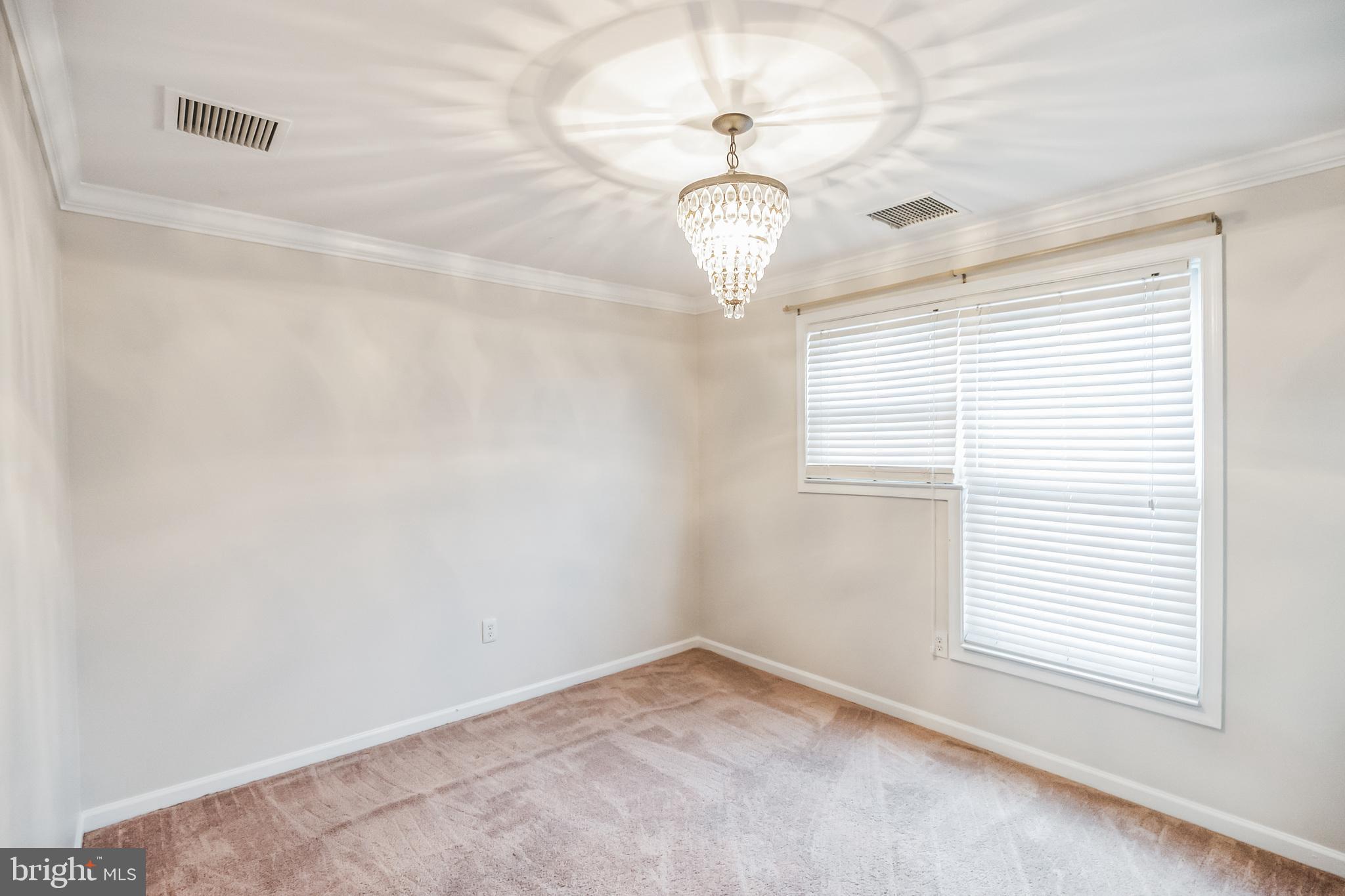 LUDLOW - Residential