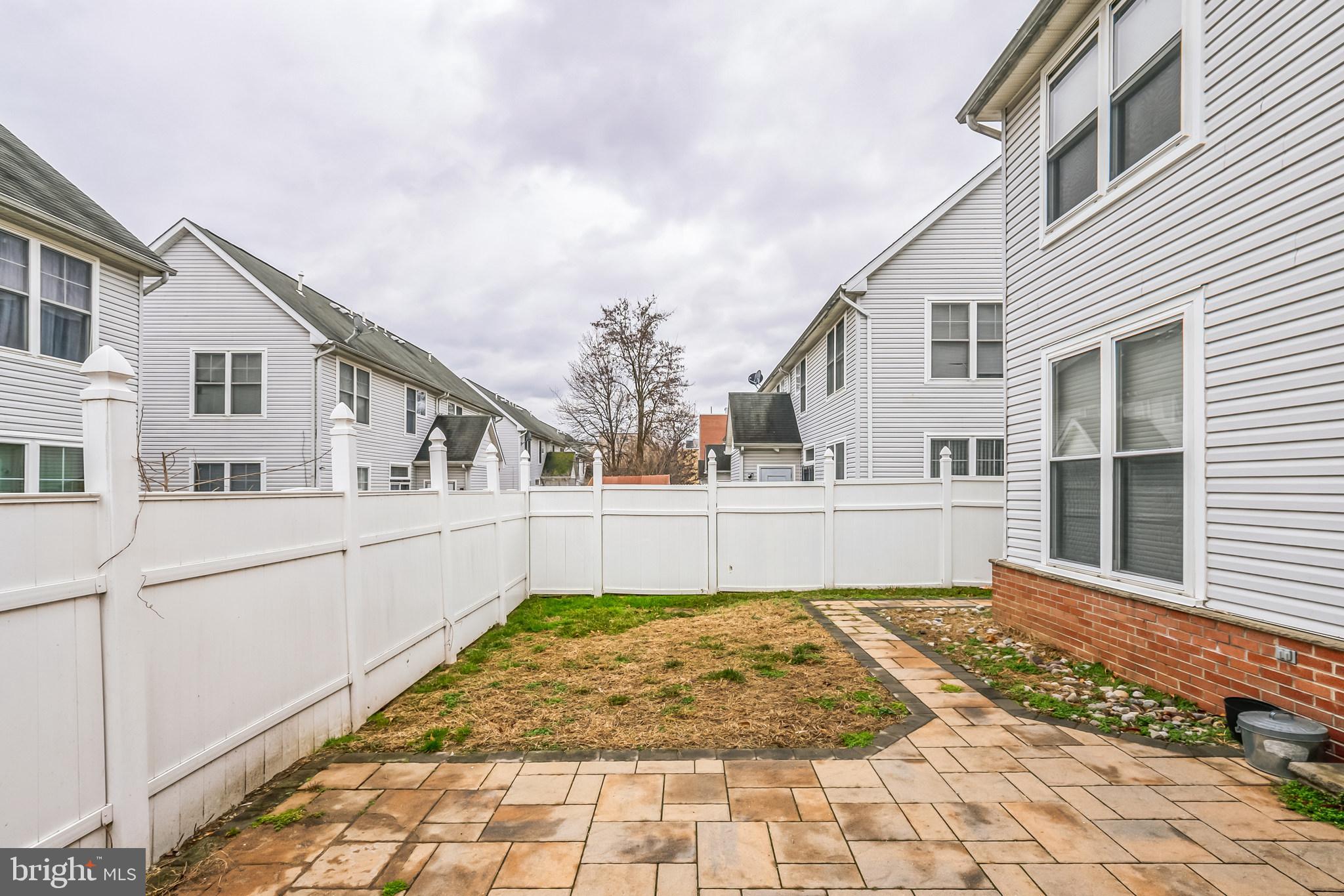 LUDLOW - Residential