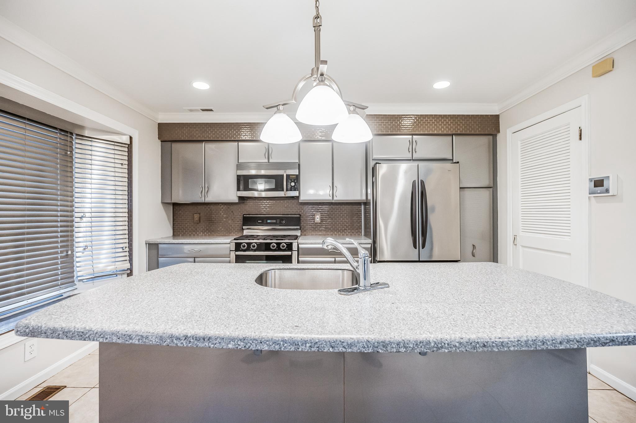 LUDLOW - Residential