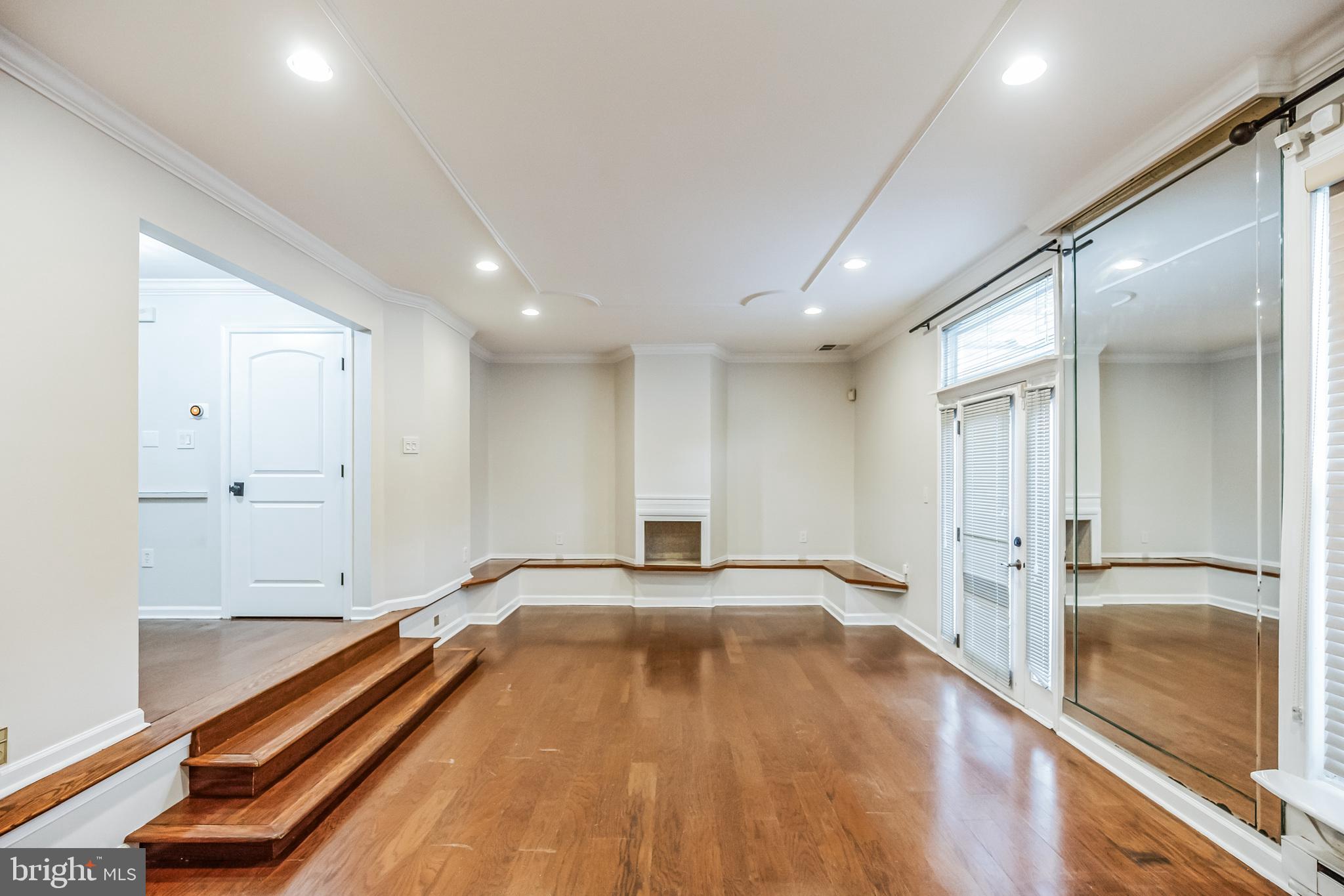 LUDLOW - Residential