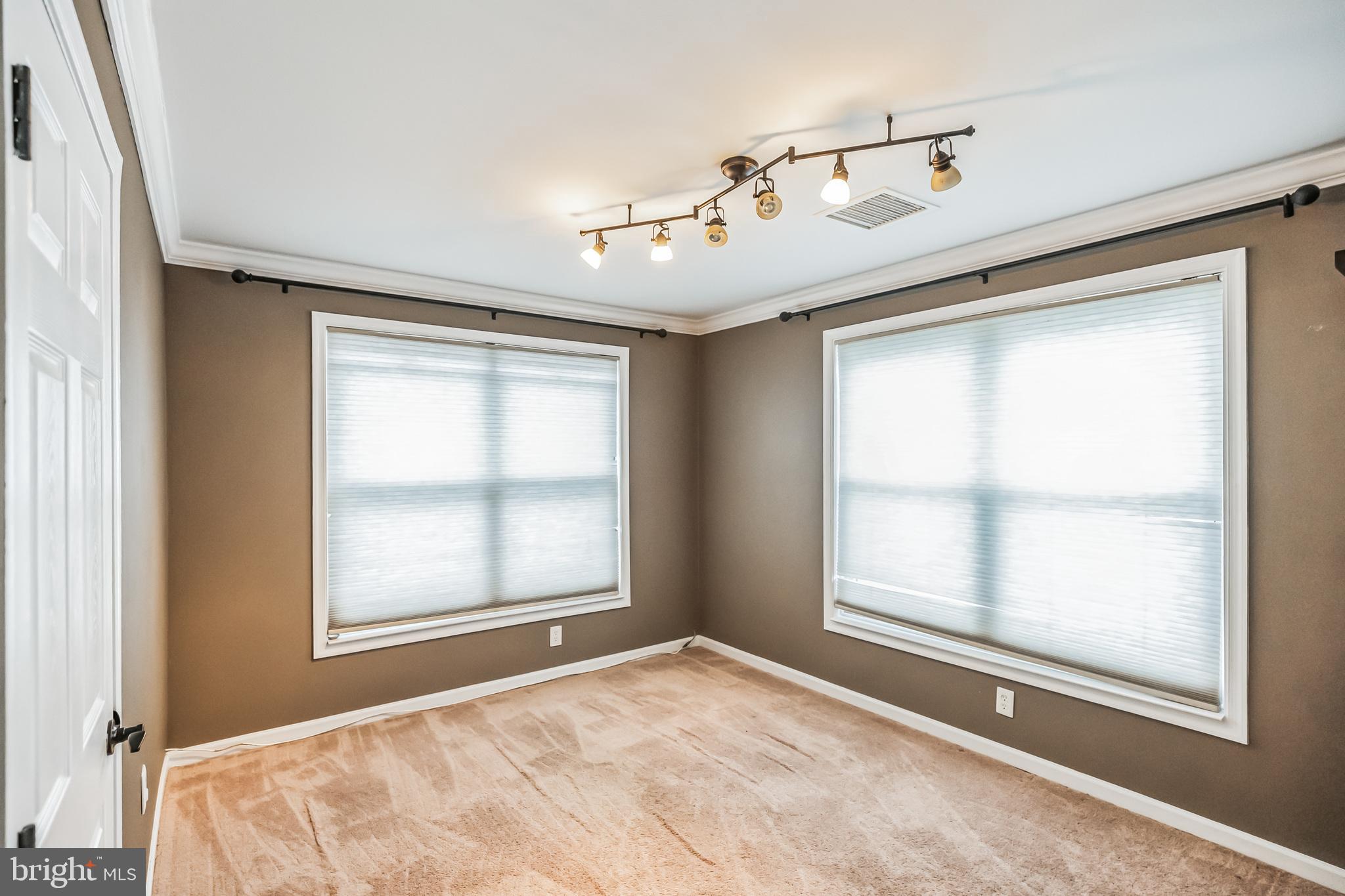 LUDLOW - Residential