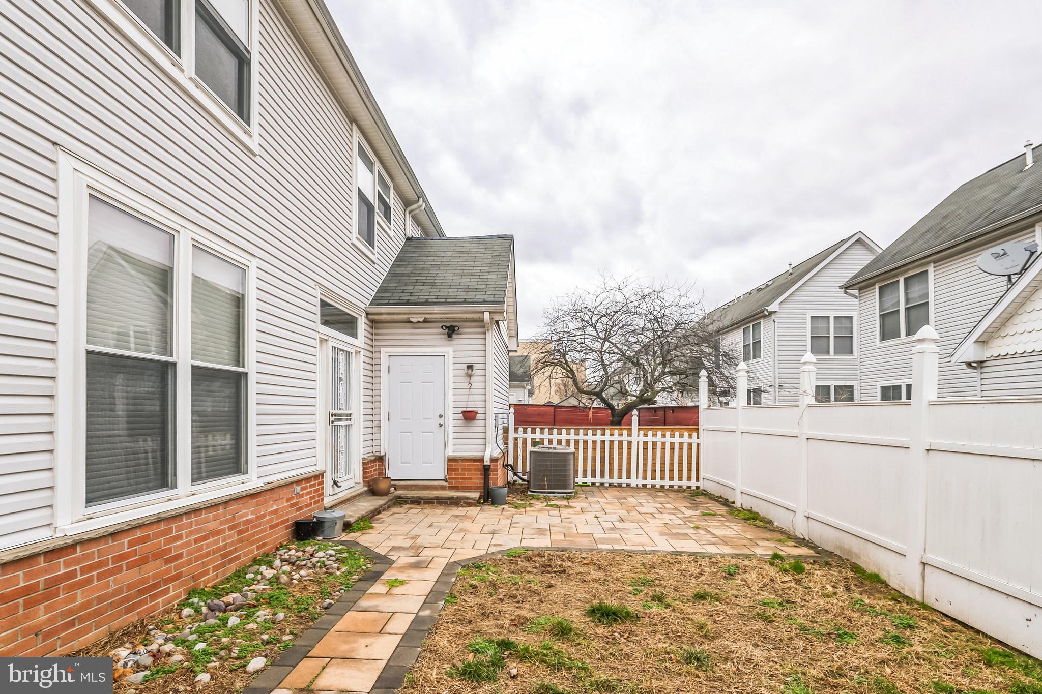 LUDLOW - Residential