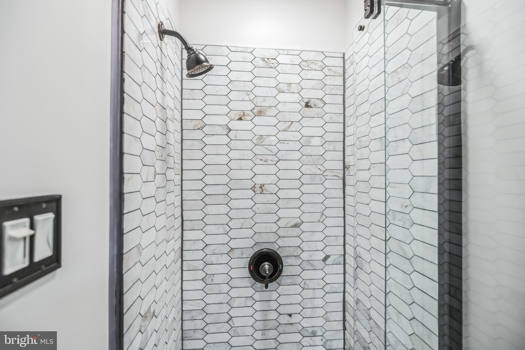 LUDLOW - Residential