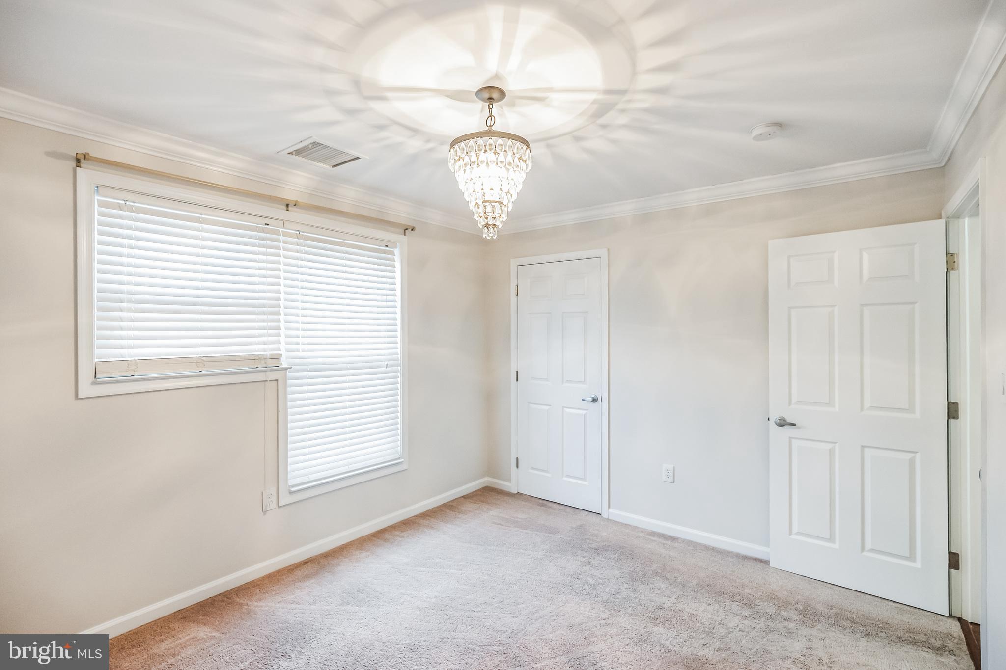 LUDLOW - Residential