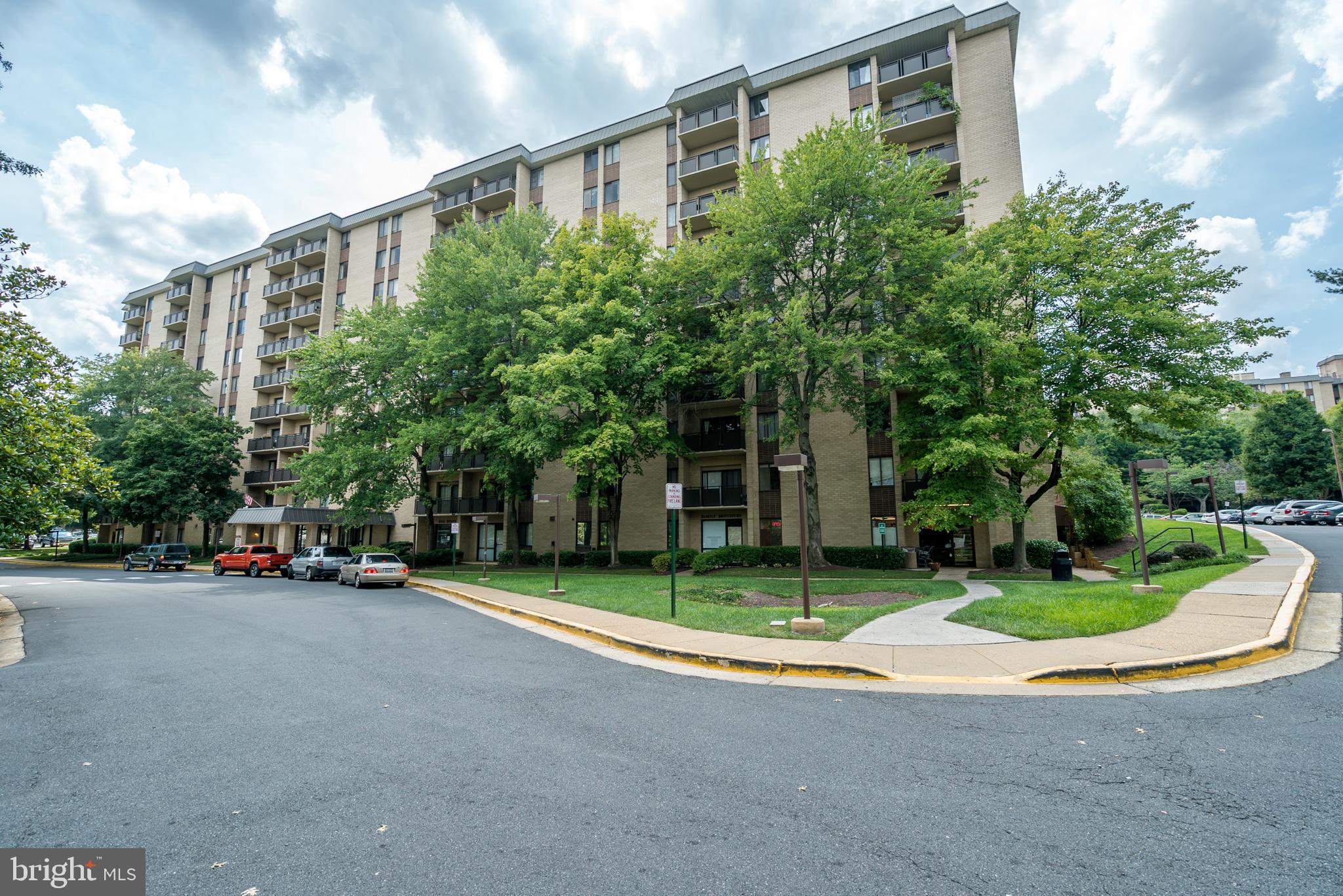 WOODLAKE TOWERS - Residential Lease