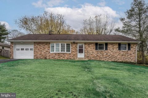 Photo of 2 Snyder Hill Road, LITITZ, PA 17543 (MLS # PALA2079600)
