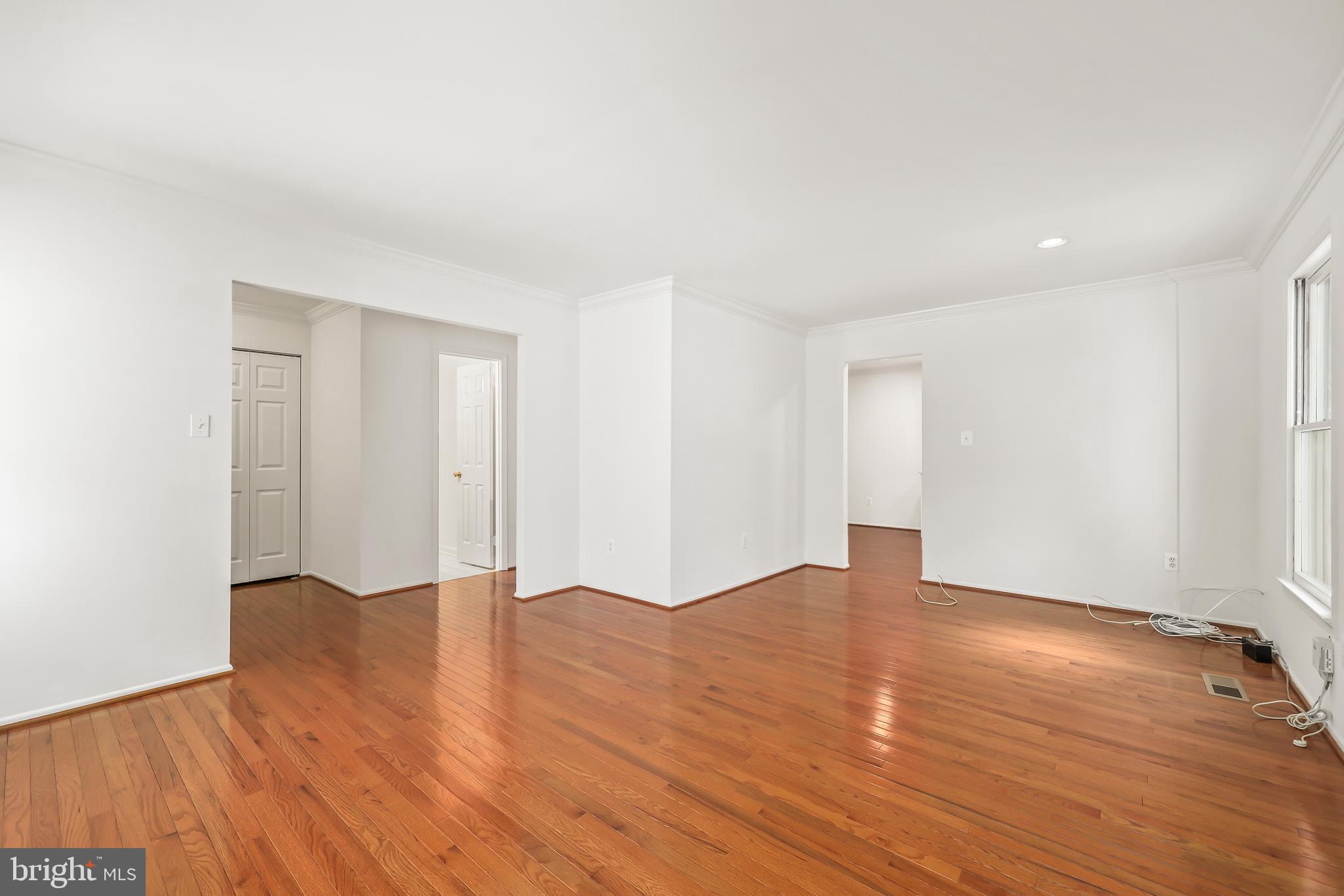 9909 KINGSBRIDGE DRIVE