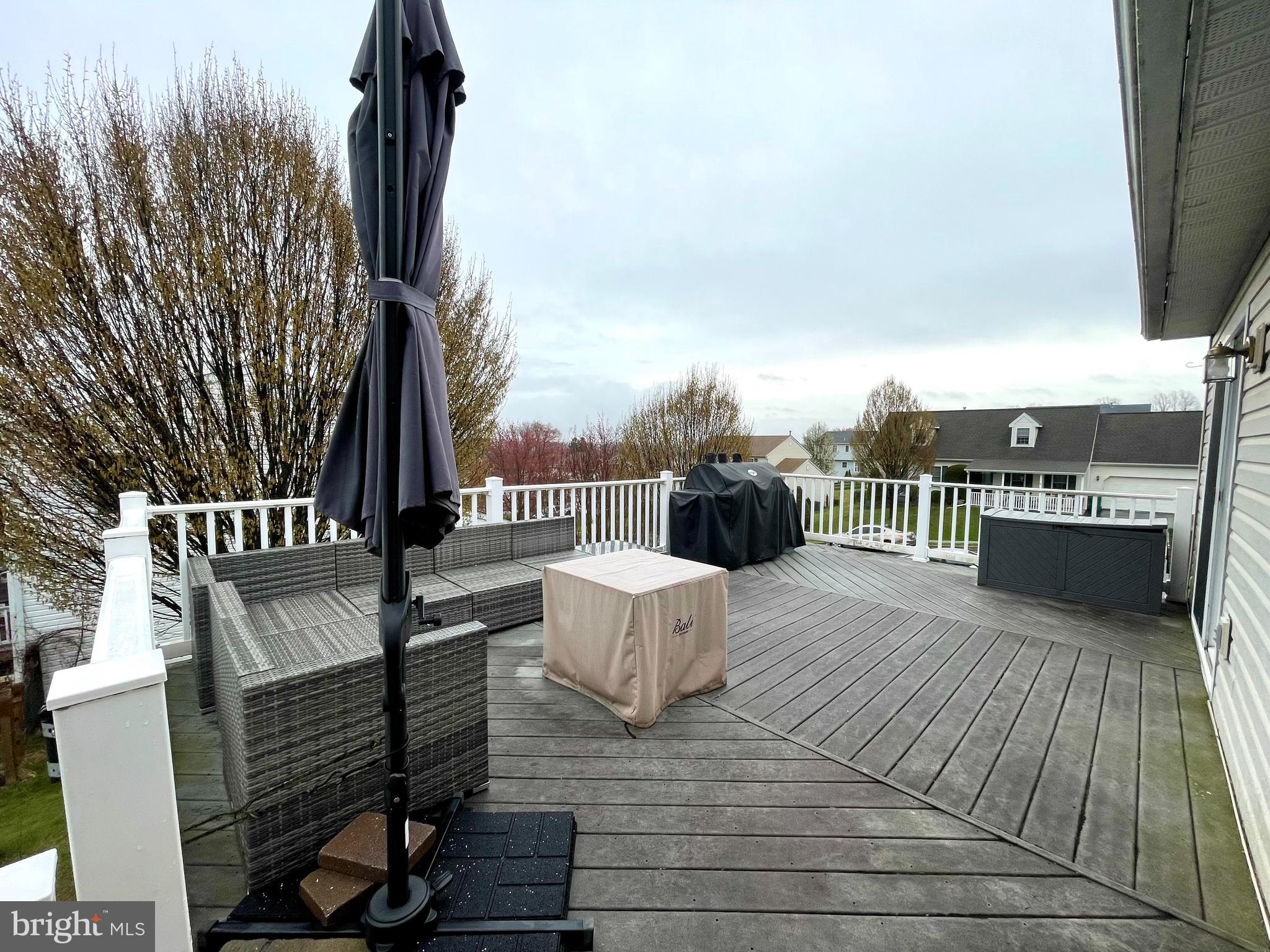 CREEKSIDE - Residential