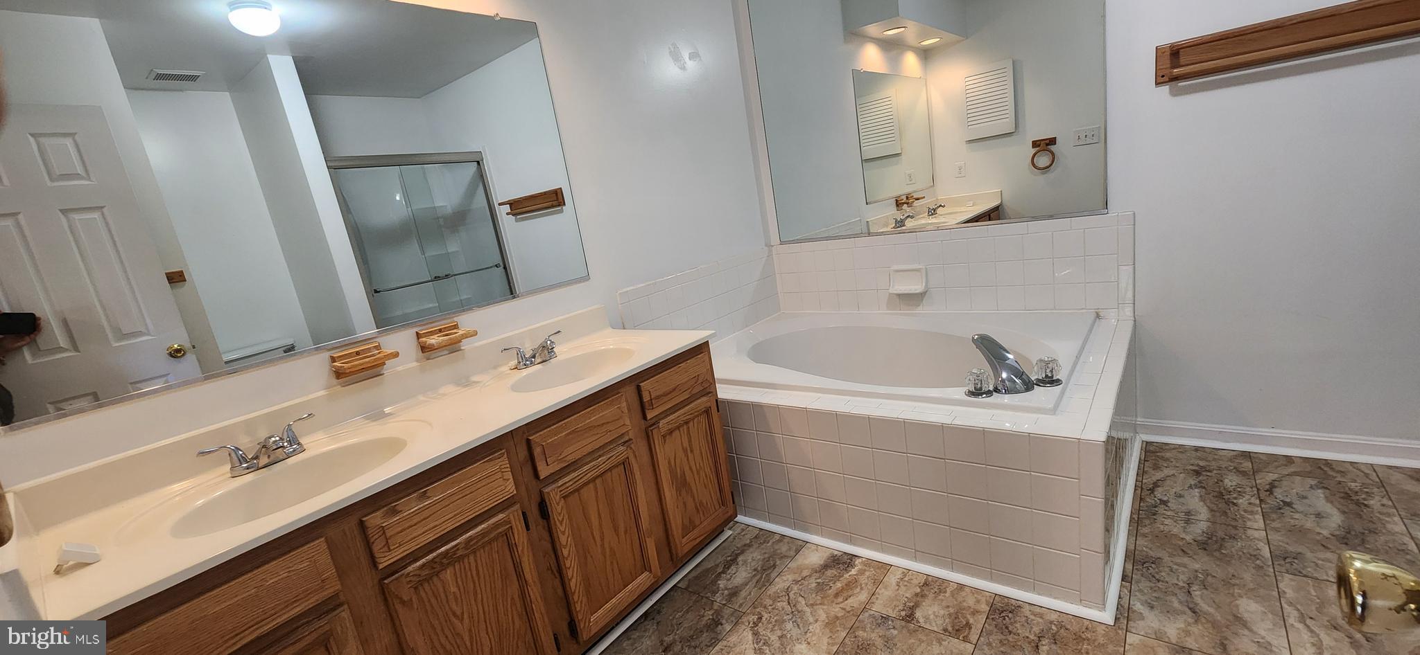 PARK RIDGE - Residential Lease