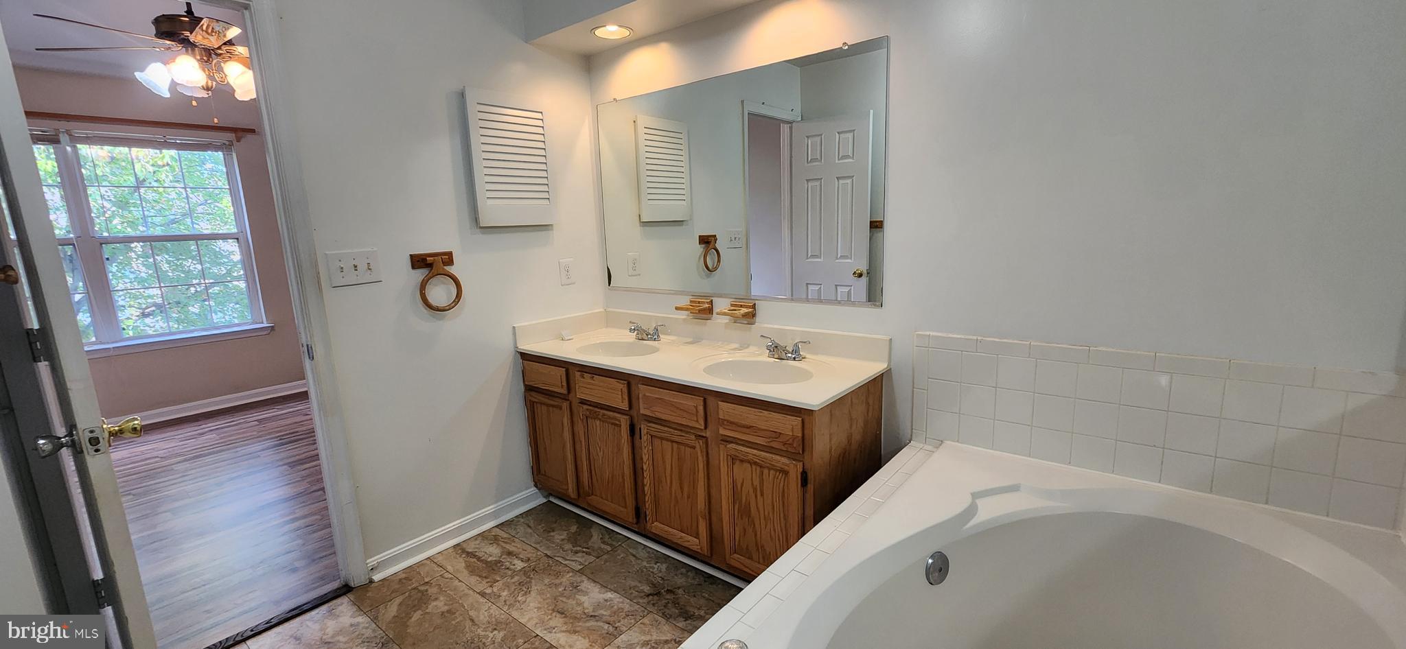 PARK RIDGE - Residential Lease