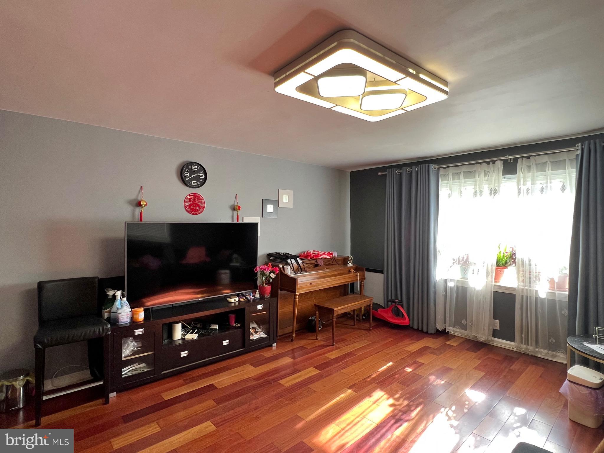 MAYFAIR - Residential