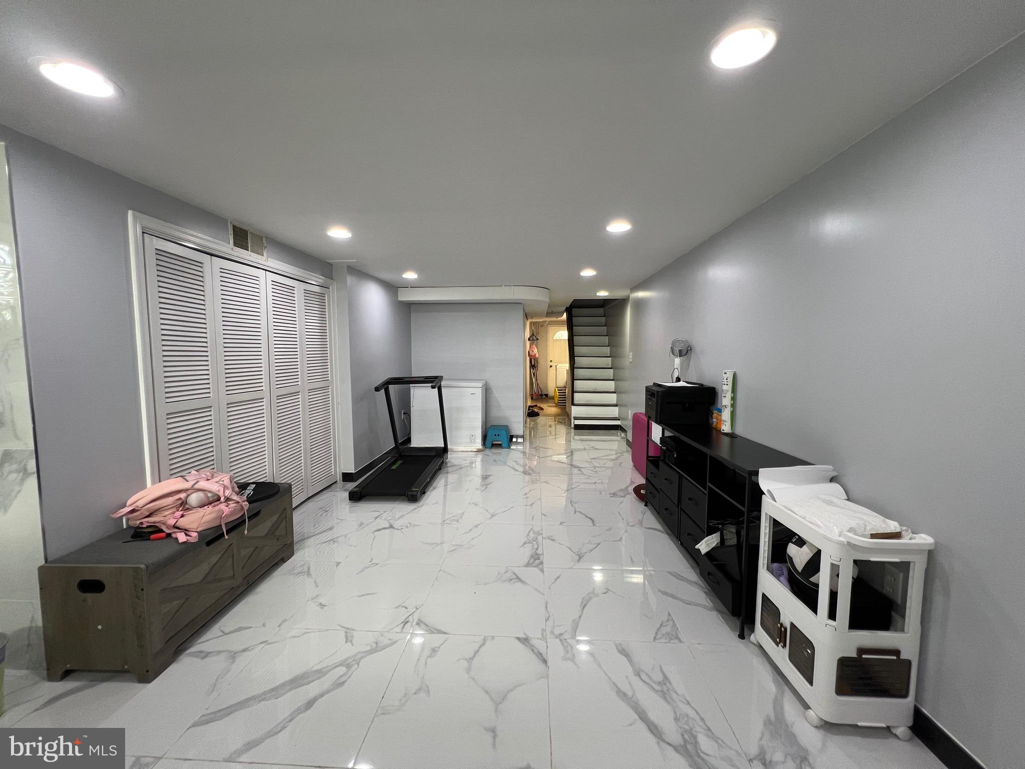 MAYFAIR - Residential