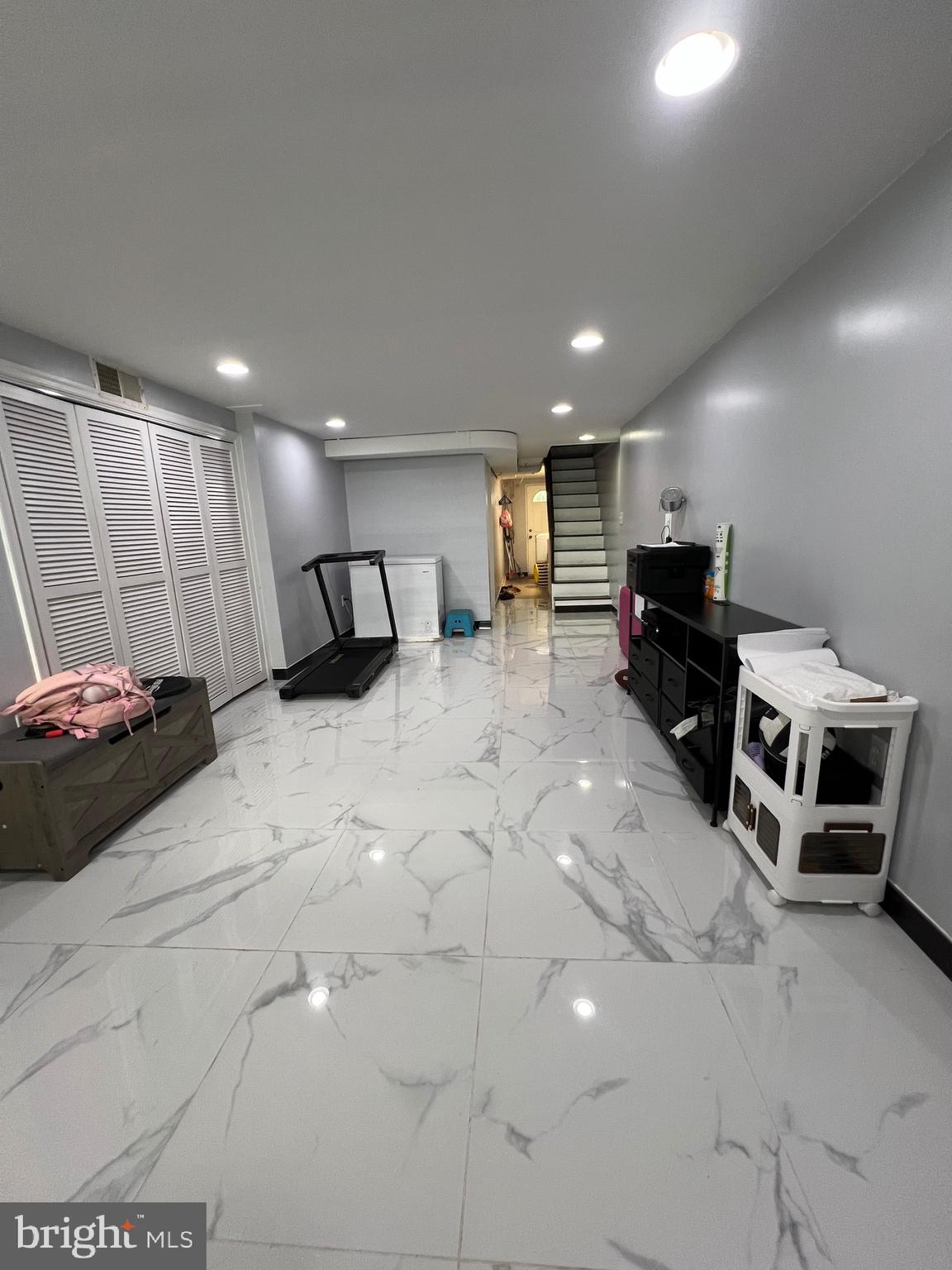 MAYFAIR - Residential