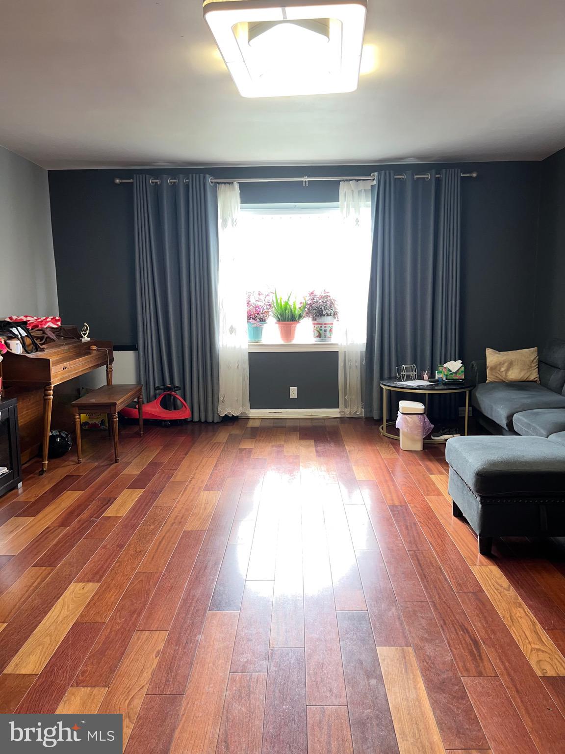 MAYFAIR - Residential